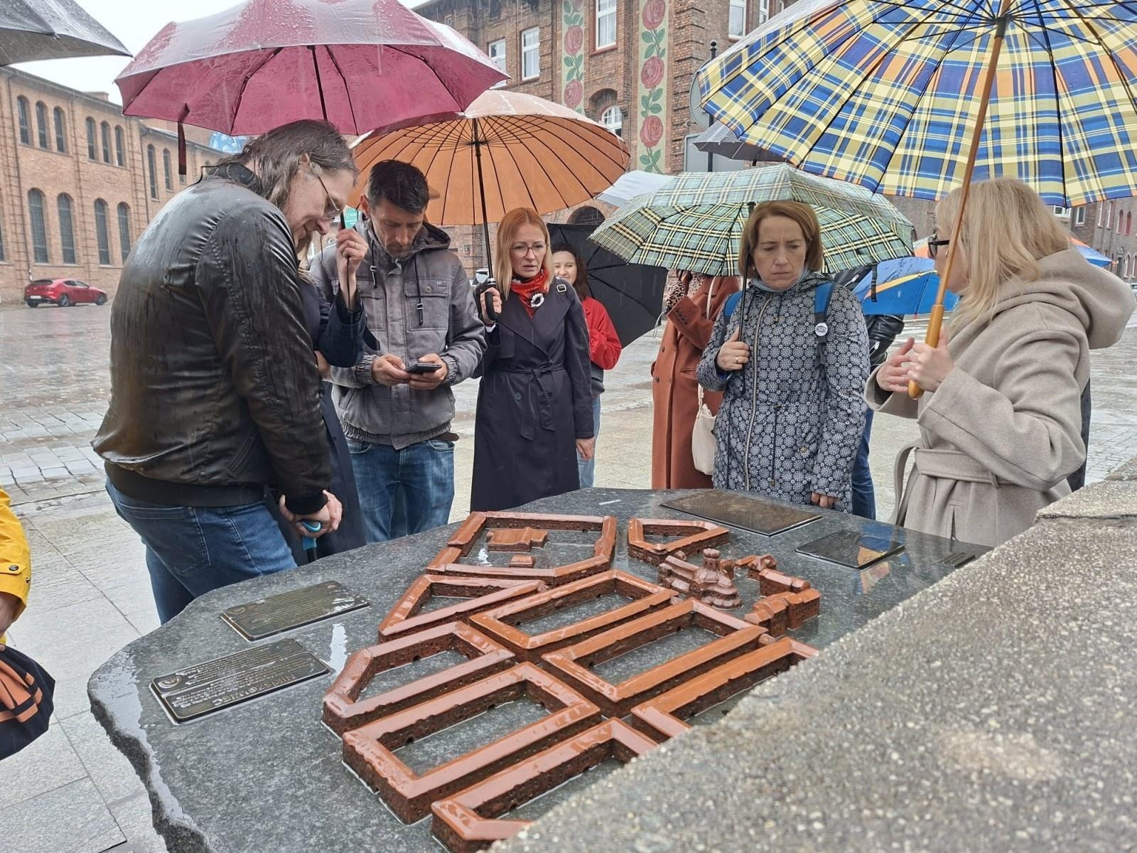 Zdjęcie w galerii na portalu naszraciborz.pl: Racibórz szuka inspiracji w Nikiszowcu. Delegacja odwiedziła modelowy przykład rewitalizacji wiadomości z regionu