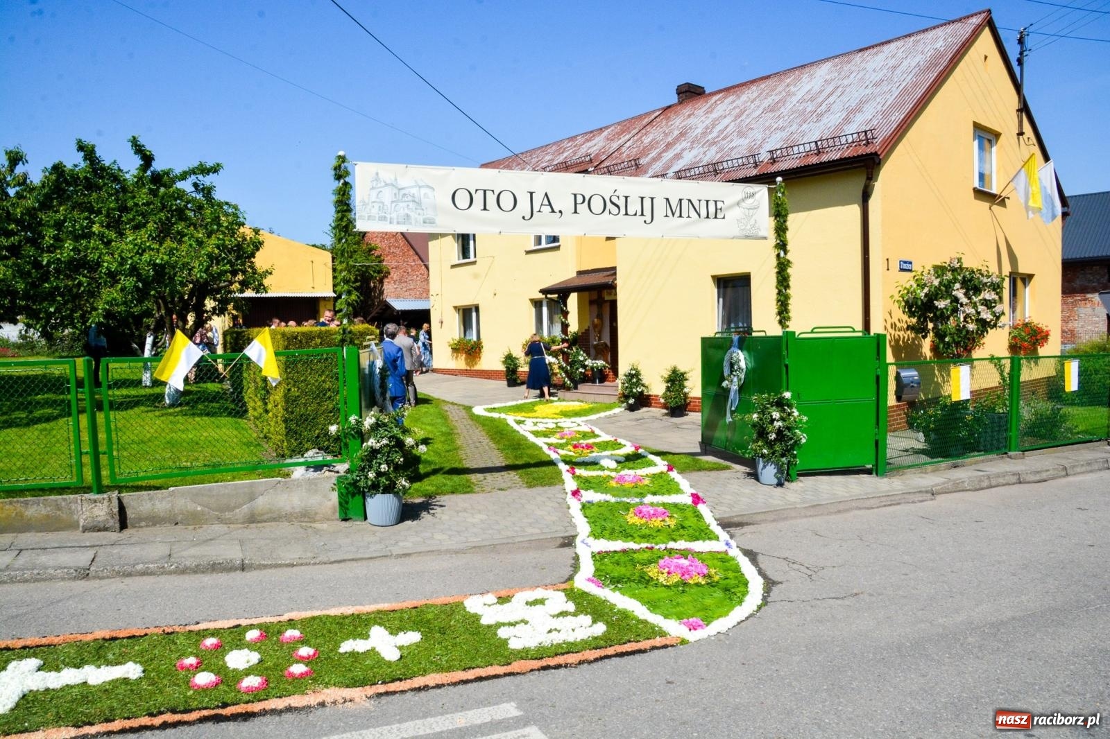 Zdjęcie w galerii na portalu naszraciborz.pl: Prymicje w Krzanowicach. Ks. Mateusz Pytel odprawił swoją pierwszą Mszę Świętą wiadomości z regionu