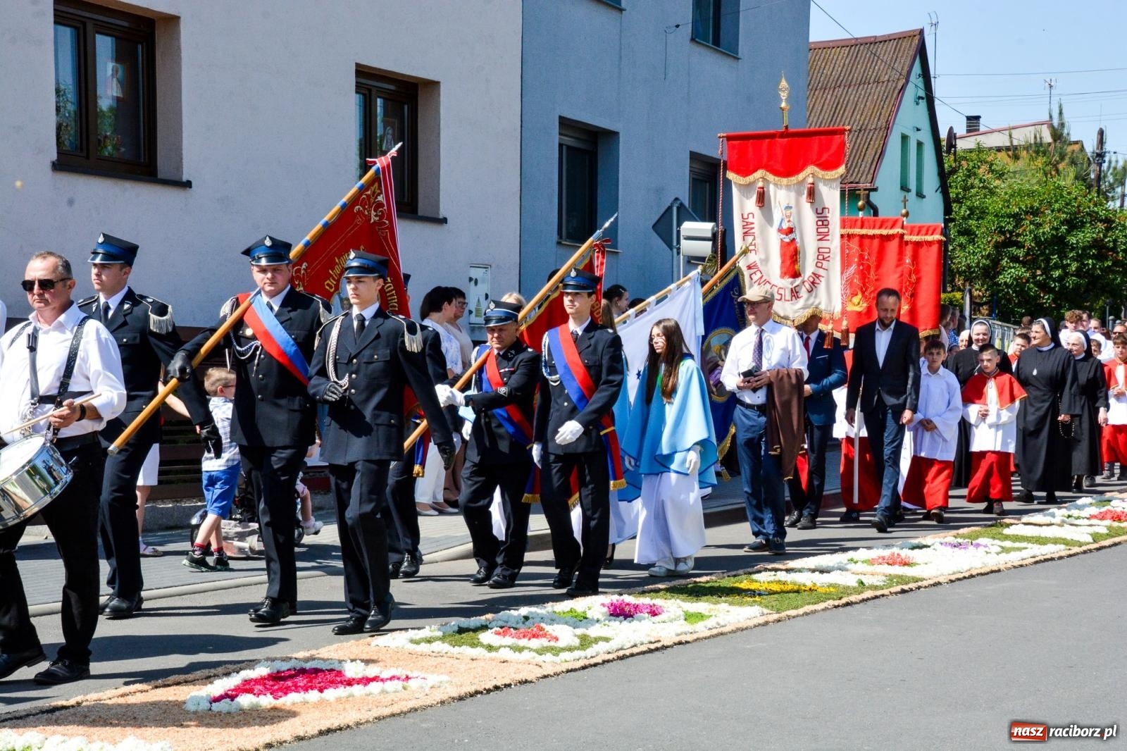 Zdjęcie w galerii na portalu naszraciborz.pl: Prymicje w Krzanowicach. Ks. Mateusz Pytel odprawił swoją pierwszą Mszę Świętą wiadomości z regionu