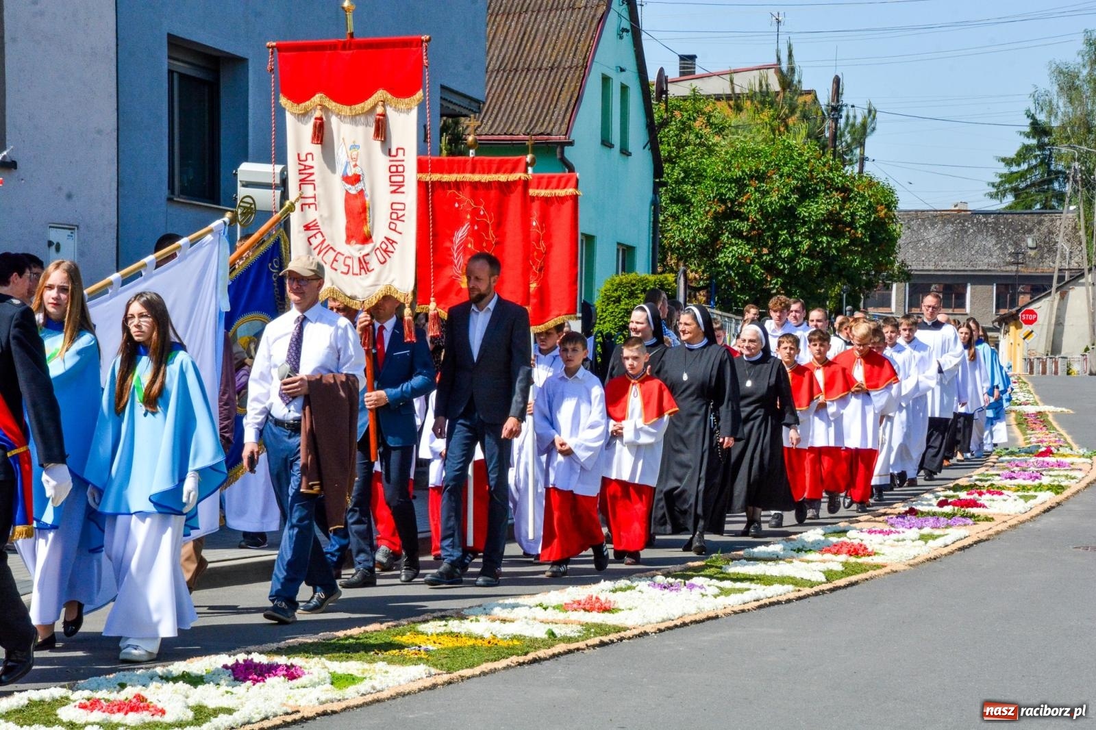 Zdjęcie w galerii na portalu naszraciborz.pl: Prymicje w Krzanowicach. Ks. Mateusz Pytel odprawił swoją pierwszą Mszę Świętą wiadomości z regionu