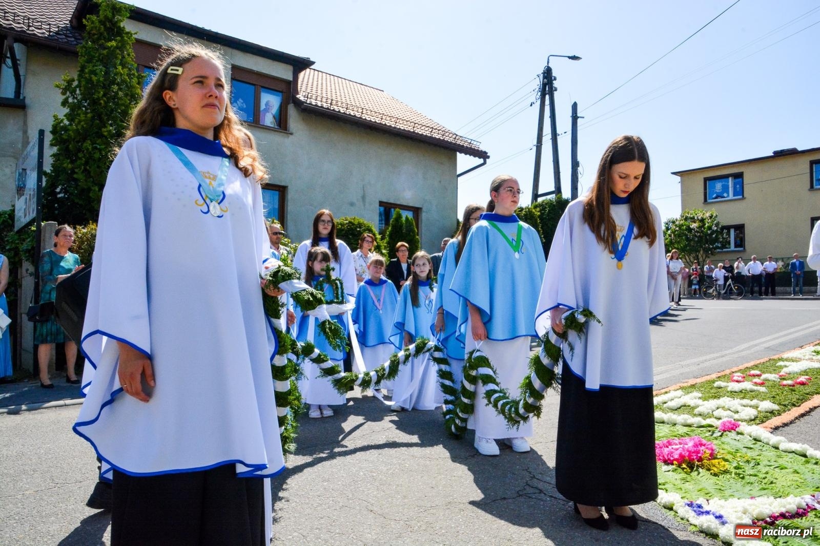 Zdjęcie w galerii na portalu naszraciborz.pl: Prymicje w Krzanowicach. Ks. Mateusz Pytel odprawił swoją pierwszą Mszę Świętą wiadomości z regionu