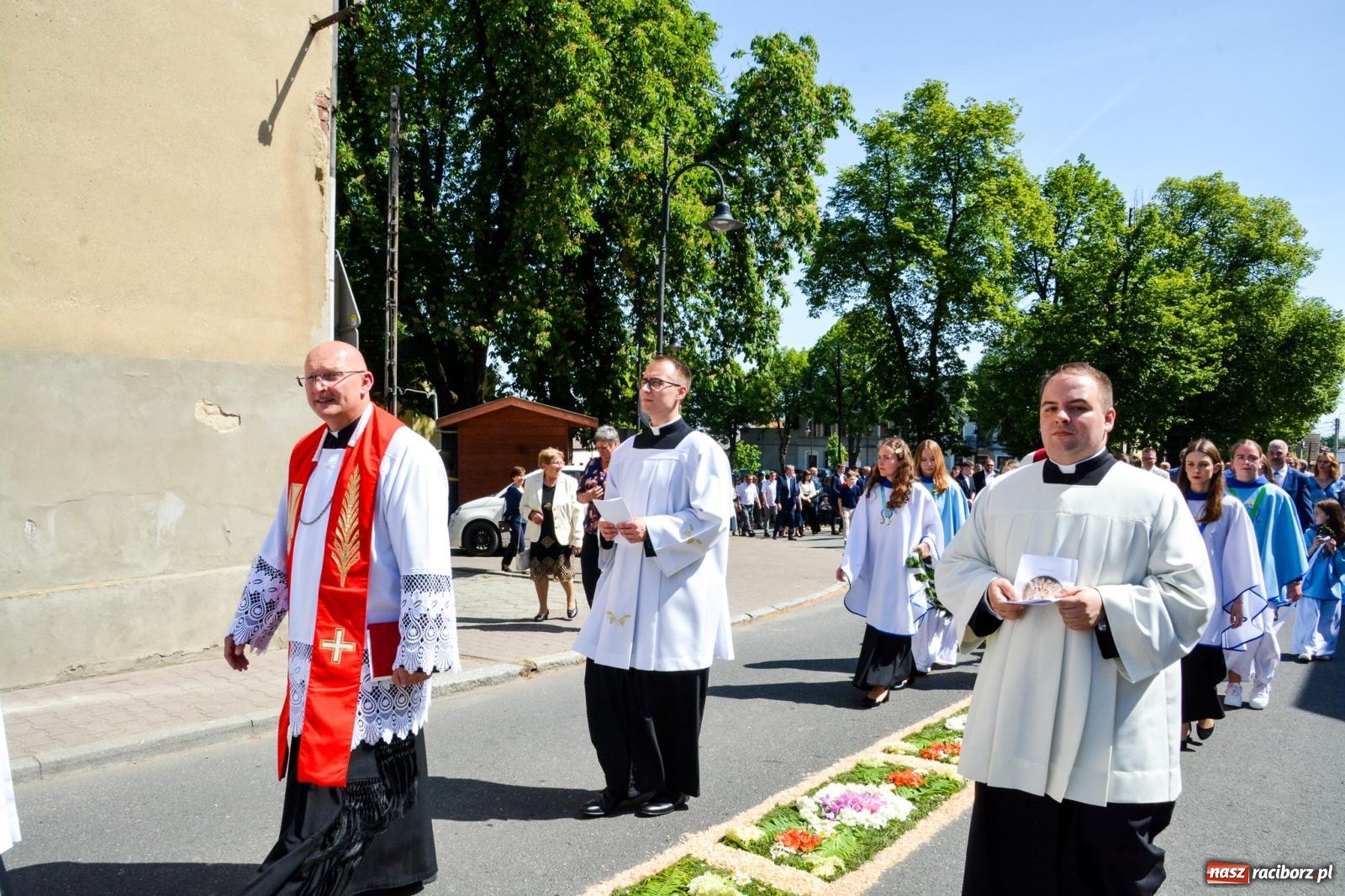 Zdjęcie w galerii na portalu naszraciborz.pl: Prymicje w Krzanowicach. Ks. Mateusz Pytel odprawił swoją pierwszą Mszę Świętą wiadomości z regionu