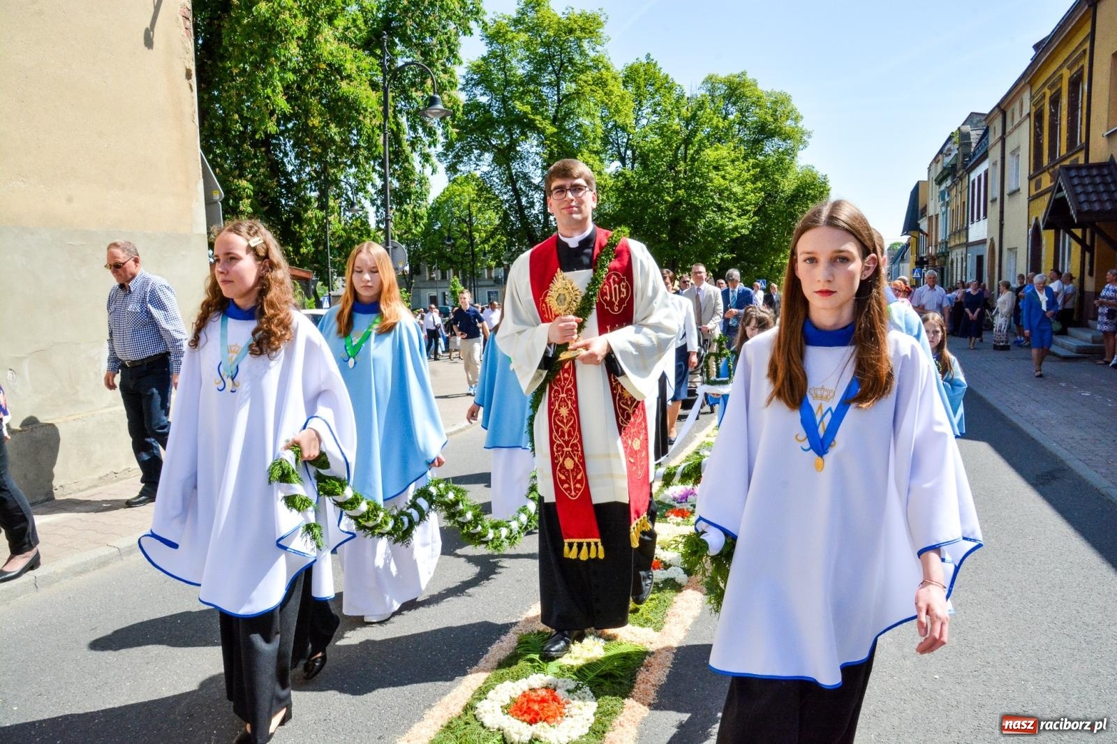 Zdjęcie w galerii na portalu naszraciborz.pl: Prymicje w Krzanowicach. Ks. Mateusz Pytel odprawił swoją pierwszą Mszę Świętą wiadomości z regionu