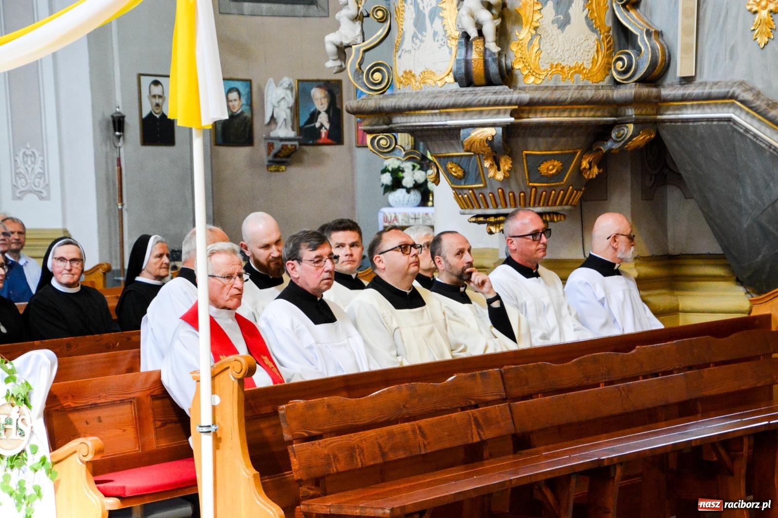 Zdjęcie w galerii na portalu naszraciborz.pl: Prymicje w Krzanowicach. Ks. Mateusz Pytel odprawił swoją pierwszą Mszę Świętą wiadomości z regionu