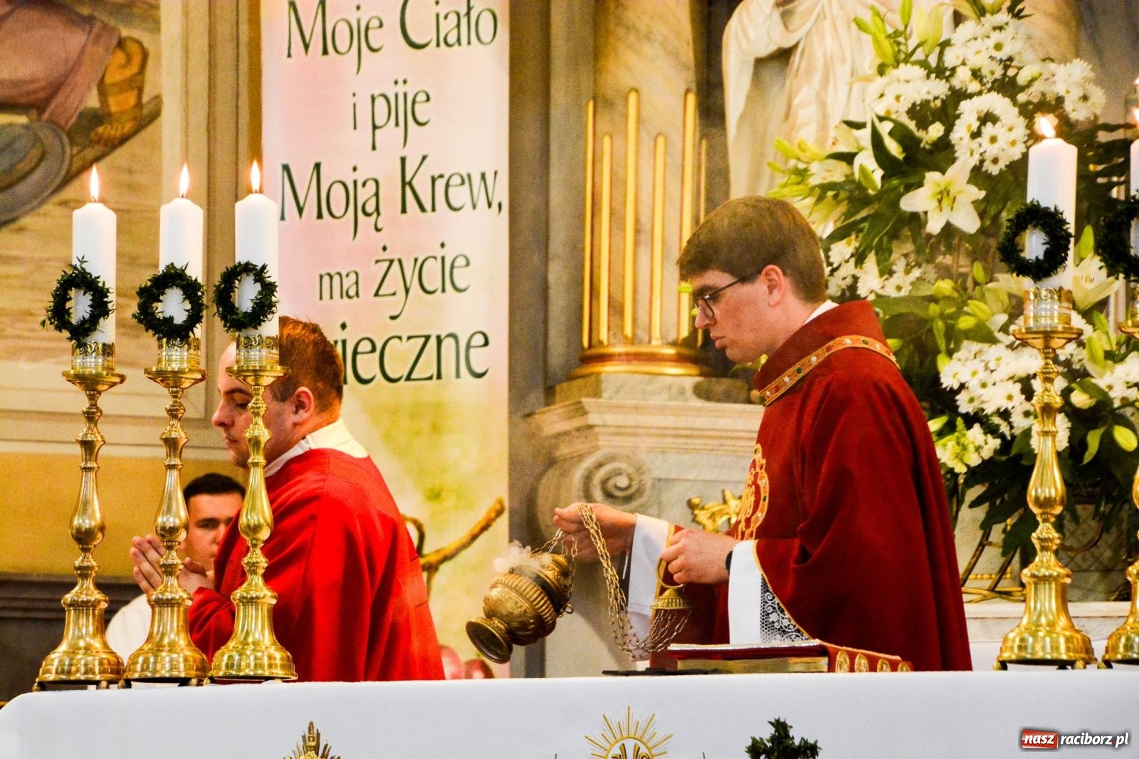 Zdjęcie w galerii na portalu naszraciborz.pl: Prymicje w Krzanowicach. Ks. Mateusz Pytel odprawił swoją pierwszą Mszę Świętą wiadomości z regionu