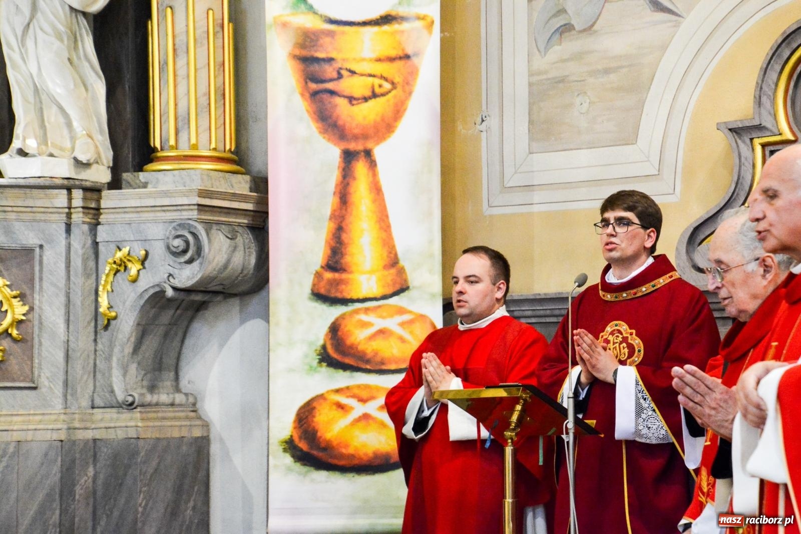 Zdjęcie w galerii na portalu naszraciborz.pl: Prymicje w Krzanowicach. Ks. Mateusz Pytel odprawił swoją pierwszą Mszę Świętą wiadomości z regionu