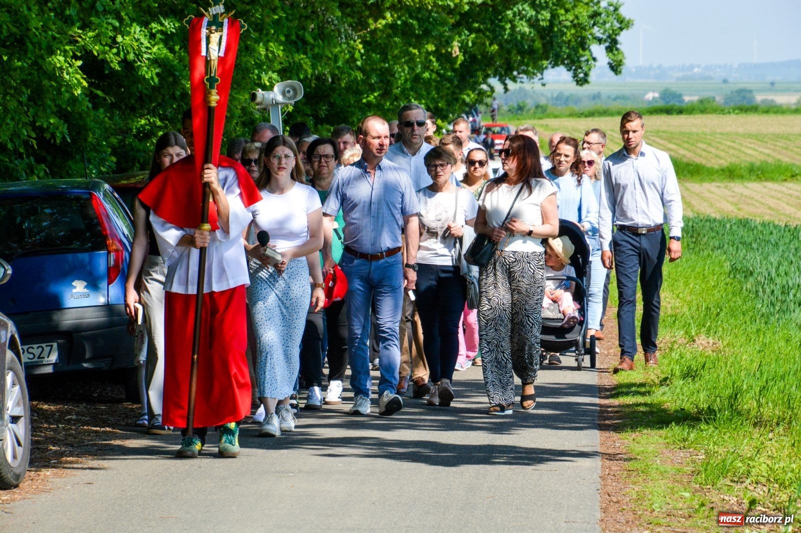 Zdjęcie w galerii na portalu naszraciborz.pl: Procesja na Urbanek łączy wiernych polsko-czeskiego pogranicza wiadomości z regionu
