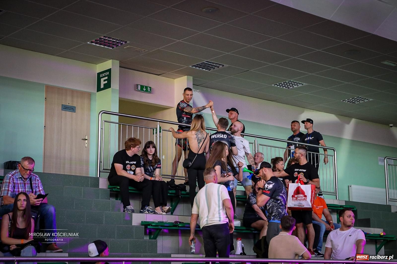 Zdjęcie w galerii na portalu naszraciborz.pl: Silesian MMA 26 i Walcz i Pomagaj 16 przyciągnęły tłumy. Rafako Arena wypełniła się do ostatniego miejsca wiadomości z regionu