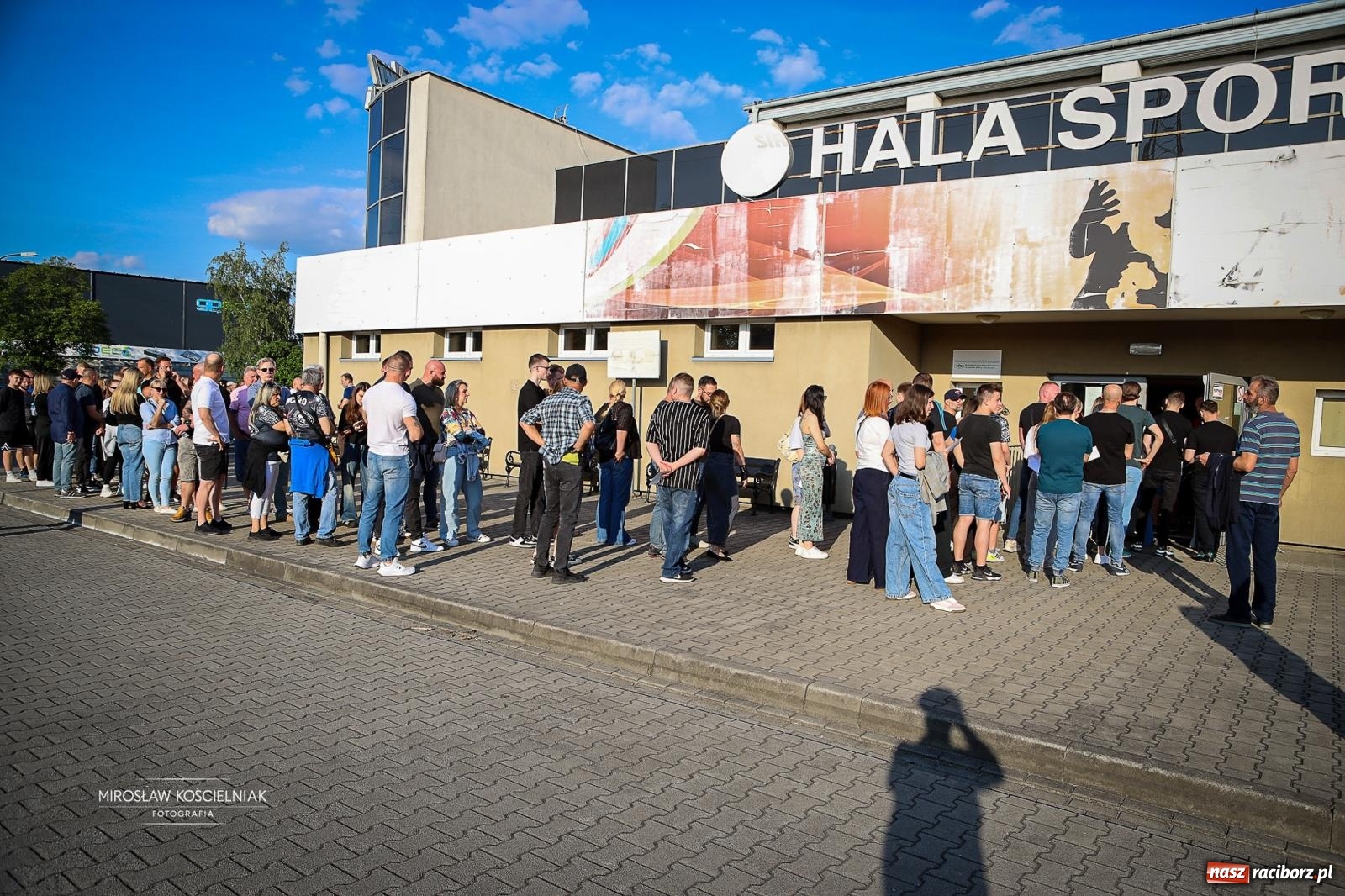 Zdjęcie w galerii na portalu naszraciborz.pl: Silesian MMA 26 i Walcz i Pomagaj 16 przyciągnęły tłumy. Rafako Arena wypełniła się do ostatniego miejsca wiadomości z regionu