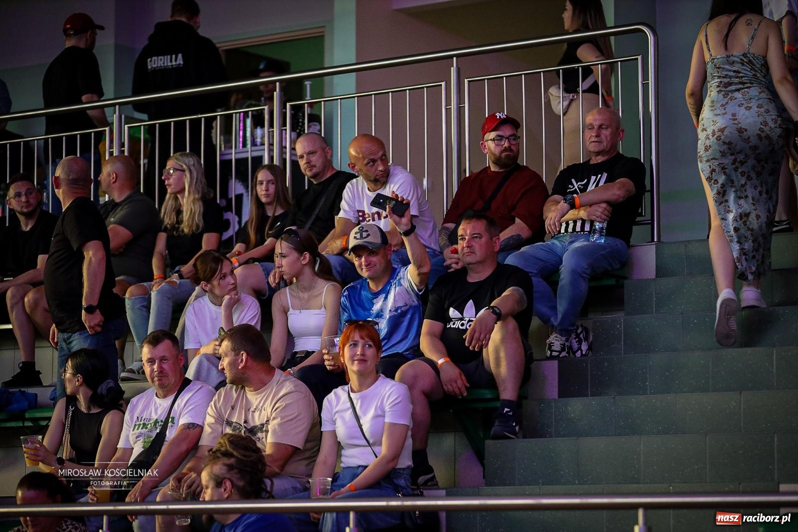 Zdjęcie w galerii na portalu naszraciborz.pl: Silesian MMA 26 i Walcz i Pomagaj 16 przyciągnęły tłumy. Rafako Arena wypełniła się do ostatniego miejsca wiadomości z regionu