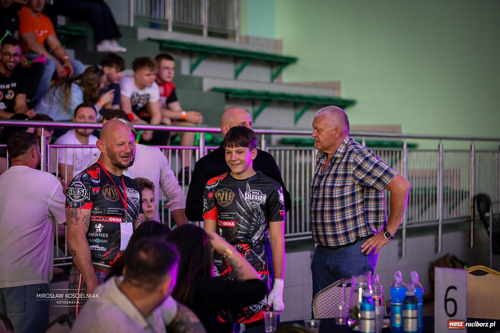 Zdjęcie w galerii na portalu naszraciborz.pl: Silesian MMA 26 i Walcz i Pomagaj 16 przyciągnęły tłumy. Rafako Arena wypełniła się do ostatniego miejsca wiadomości z regionu