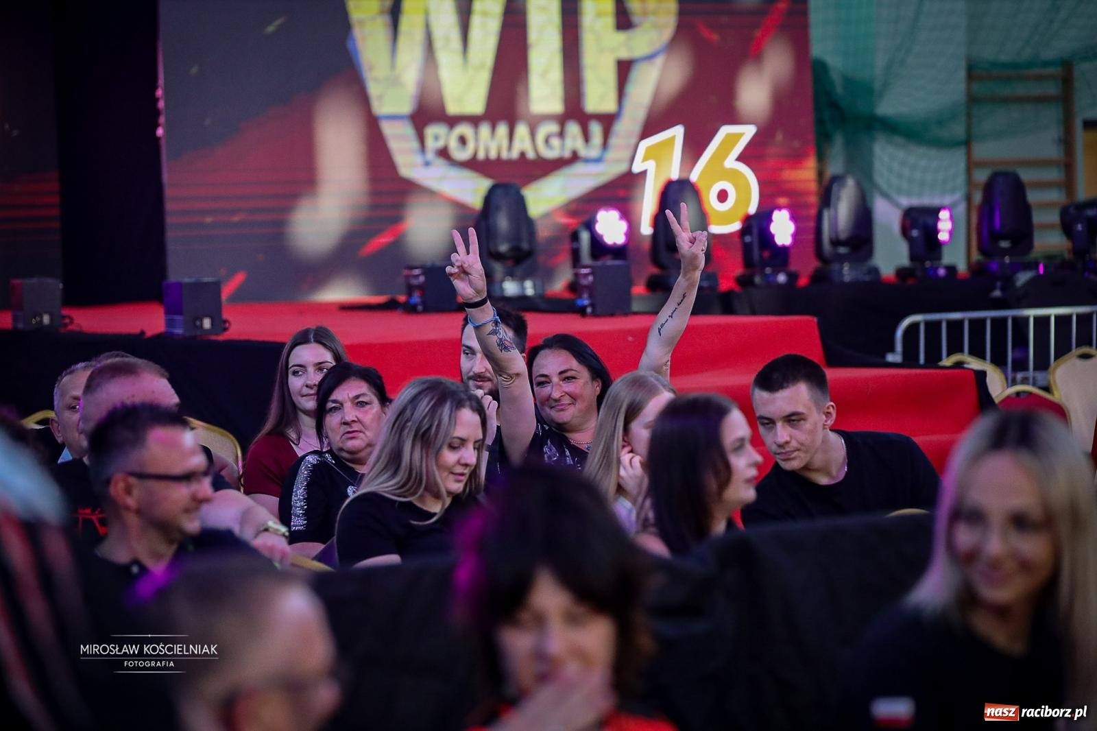 Zdjęcie w galerii na portalu naszraciborz.pl: Silesian MMA 26 i Walcz i Pomagaj 16 przyciągnęły tłumy. Rafako Arena wypełniła się do ostatniego miejsca wiadomości z regionu