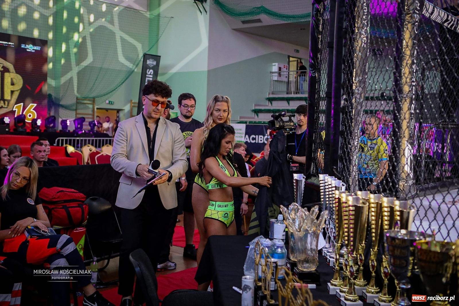 Zdjęcie w galerii na portalu naszraciborz.pl: Silesian MMA 26 i Walcz i Pomagaj 16 przyciągnęły tłumy. Rafako Arena wypełniła się do ostatniego miejsca wiadomości z regionu