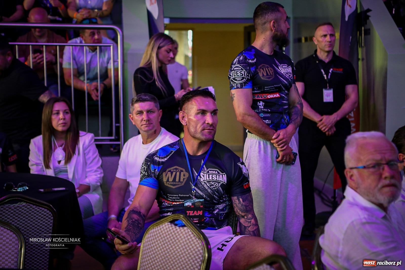 Zdjęcie w galerii na portalu naszraciborz.pl: Silesian MMA 26 i Walcz i Pomagaj 16 przyciągnęły tłumy. Rafako Arena wypełniła się do ostatniego miejsca wiadomości z regionu