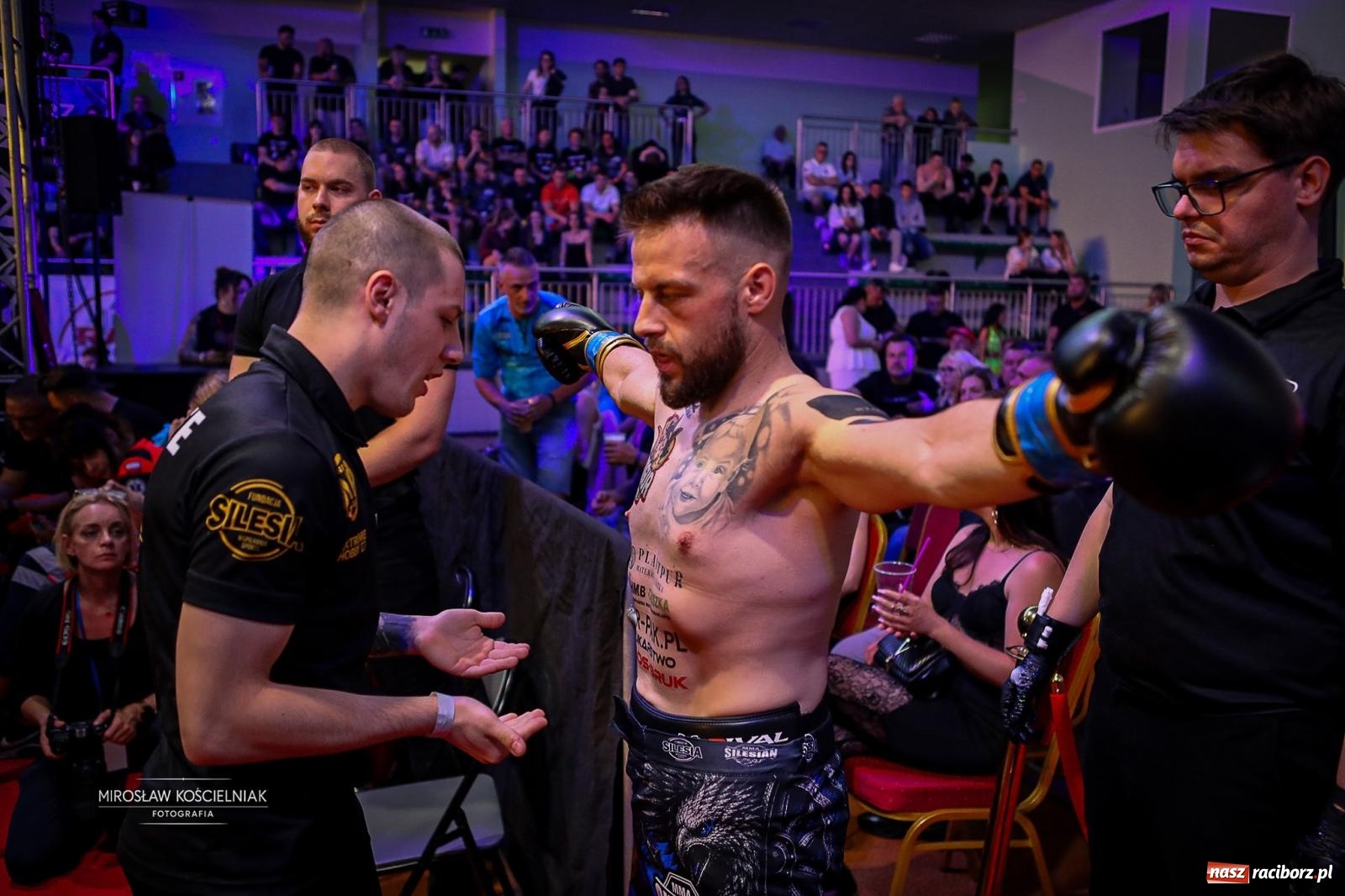 Zdjęcie w galerii na portalu naszraciborz.pl: Silesian MMA 26 i Walcz i Pomagaj 16 przyciągnęły tłumy. Rafako Arena wypełniła się do ostatniego miejsca wiadomości z regionu