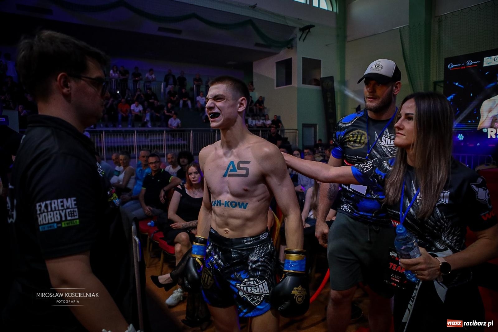 Zdjęcie w galerii na portalu naszraciborz.pl: Silesian MMA 26 i Walcz i Pomagaj 16 przyciągnęły tłumy. Rafako Arena wypełniła się do ostatniego miejsca wiadomości z regionu