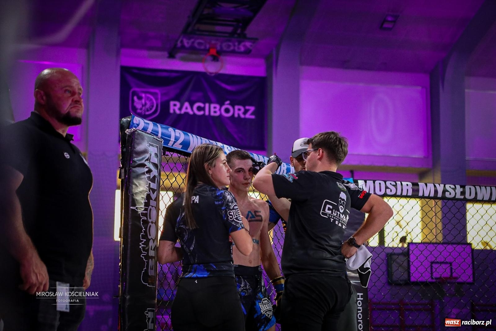 Zdjęcie w galerii na portalu naszraciborz.pl: Silesian MMA 26 i Walcz i Pomagaj 16 przyciągnęły tłumy. Rafako Arena wypełniła się do ostatniego miejsca wiadomości z regionu
