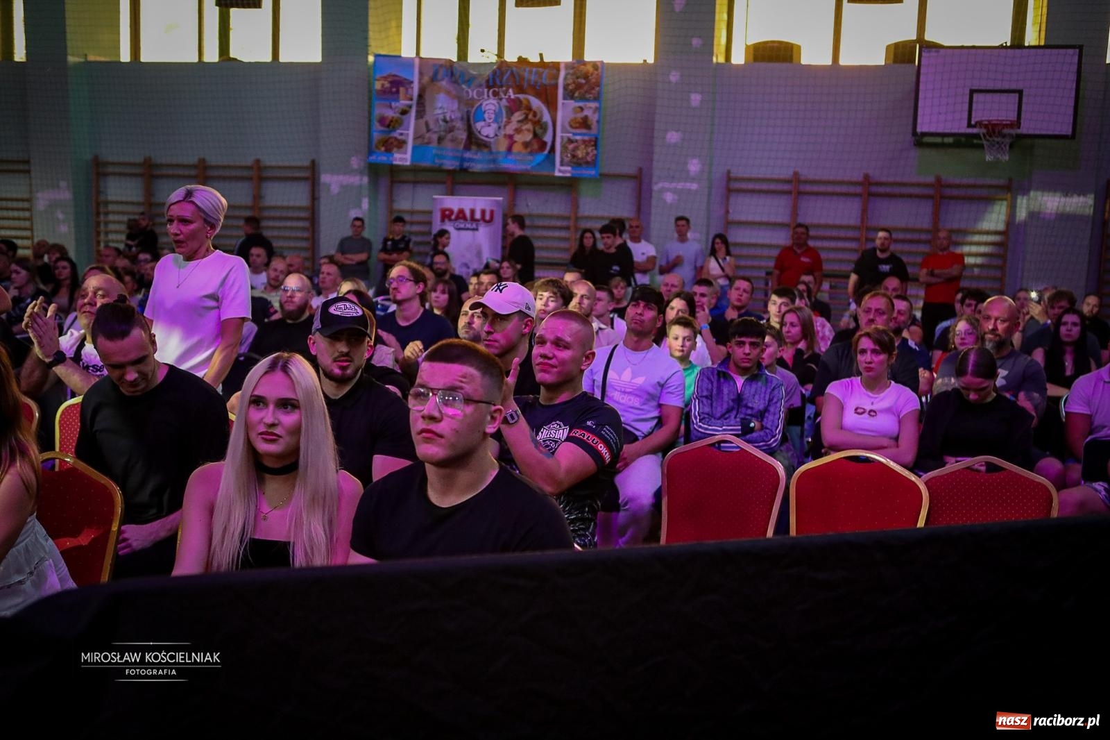 Zdjęcie w galerii na portalu naszraciborz.pl: Silesian MMA 26 i Walcz i Pomagaj 16 przyciągnęły tłumy. Rafako Arena wypełniła się do ostatniego miejsca wiadomości z regionu