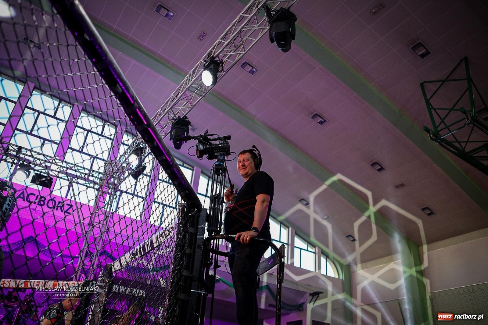 Zdjęcie w galerii na portalu naszraciborz.pl: Silesian MMA 26 i Walcz i Pomagaj 16 przyciągnęły tłumy. Rafako Arena wypełniła się do ostatniego miejsca wiadomości z regionu
