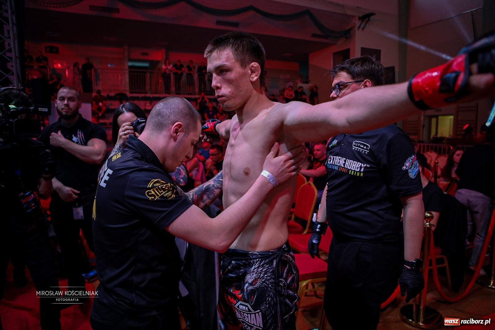 Zdjęcie w galerii na portalu naszraciborz.pl: Silesian MMA 26 i Walcz i Pomagaj 16 przyciągnęły tłumy. Rafako Arena wypełniła się do ostatniego miejsca wiadomości z regionu