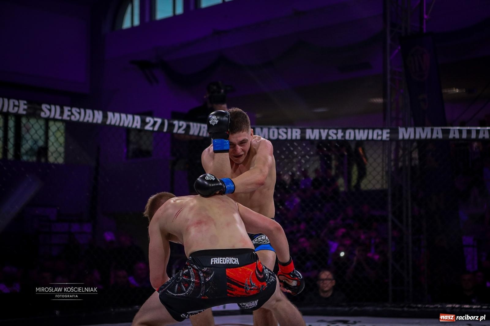 Zdjęcie w galerii na portalu naszraciborz.pl: Silesian MMA 26 i Walcz i Pomagaj 16 przyciągnęły tłumy. Rafako Arena wypełniła się do ostatniego miejsca wiadomości z regionu