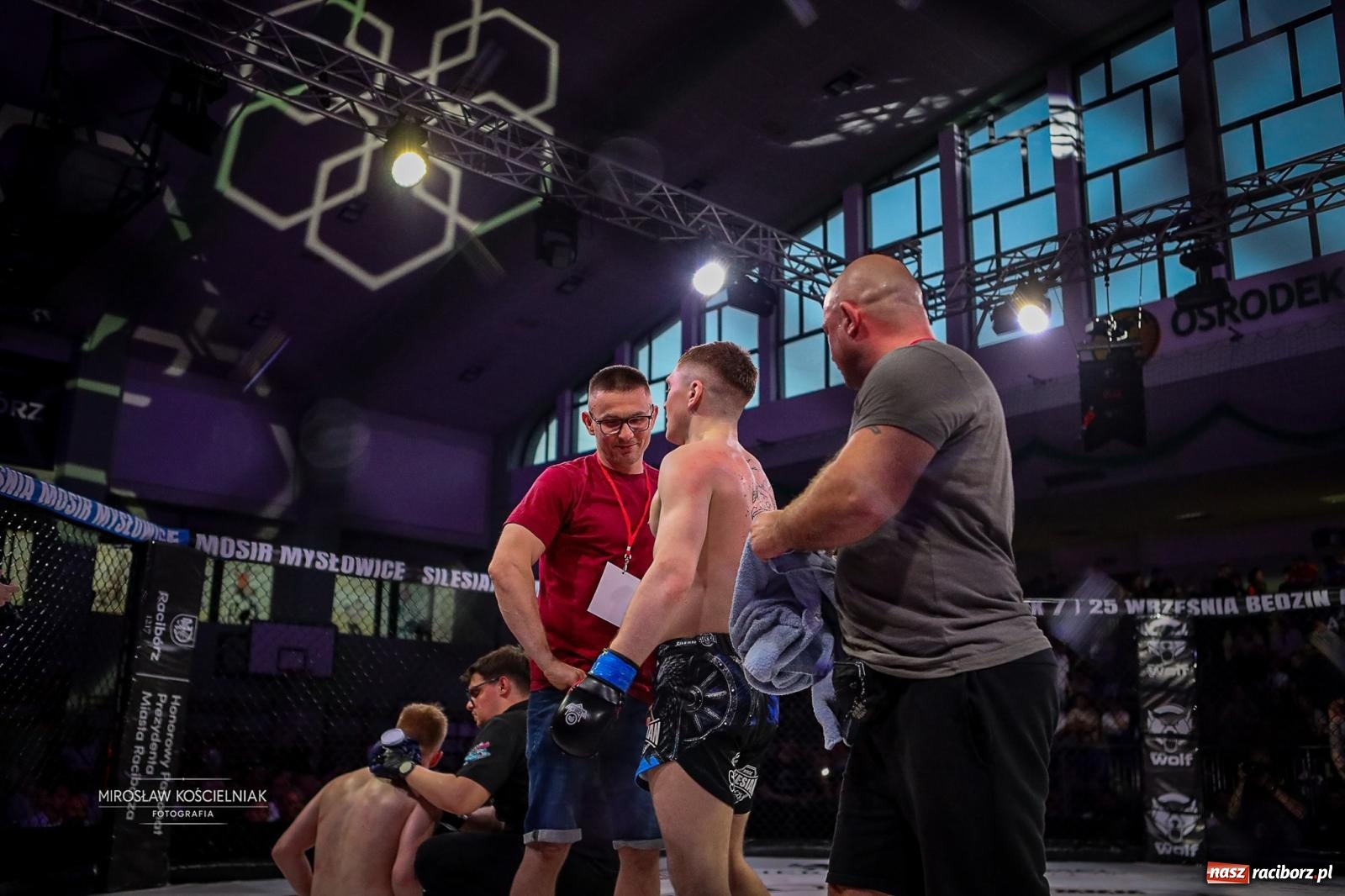 Zdjęcie w galerii na portalu naszraciborz.pl: Silesian MMA 26 i Walcz i Pomagaj 16 przyciągnęły tłumy. Rafako Arena wypełniła się do ostatniego miejsca wiadomości z regionu