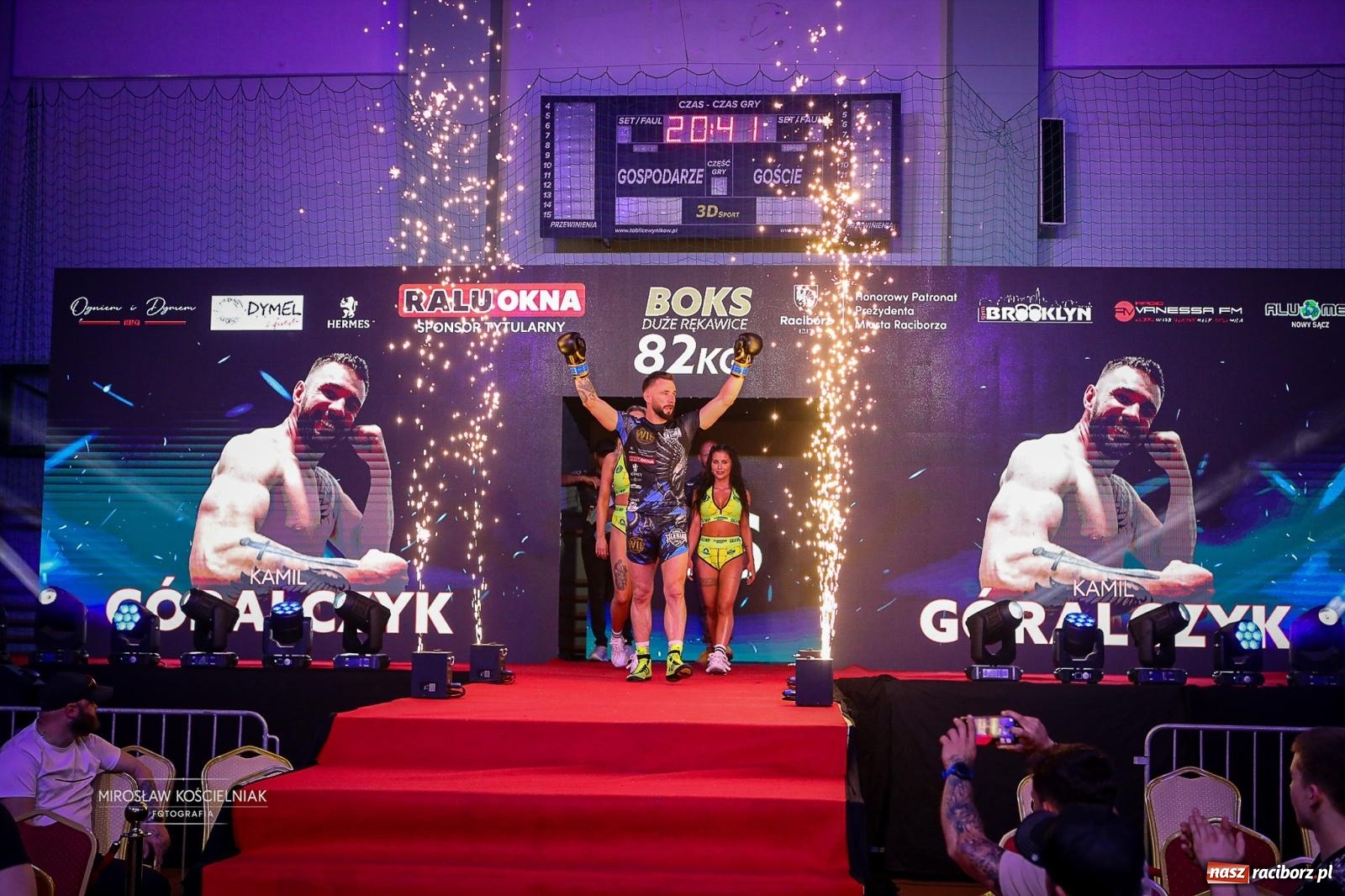 Zdjęcie w galerii na portalu naszraciborz.pl: Silesian MMA 26 i Walcz i Pomagaj 16 przyciągnęły tłumy. Rafako Arena wypełniła się do ostatniego miejsca wiadomości z regionu