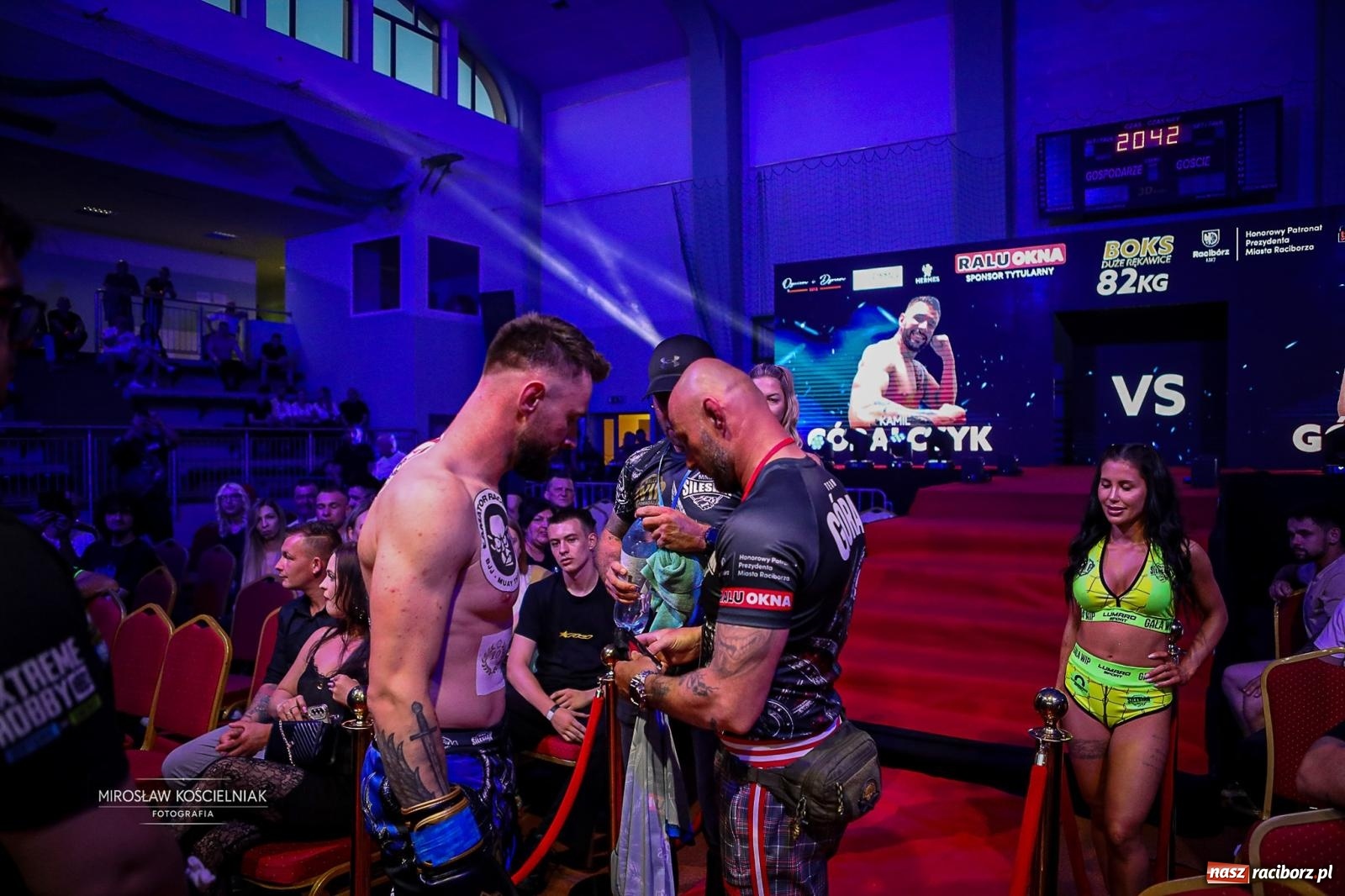 Zdjęcie w galerii na portalu naszraciborz.pl: Silesian MMA 26 i Walcz i Pomagaj 16 przyciągnęły tłumy. Rafako Arena wypełniła się do ostatniego miejsca wiadomości z regionu