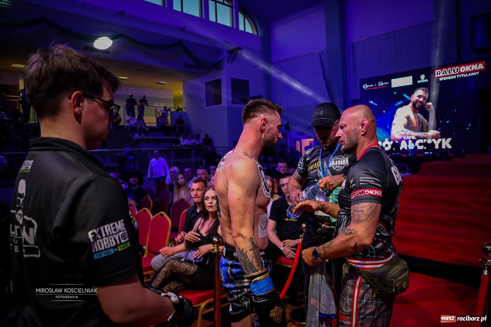 Zdjęcie w galerii na portalu naszraciborz.pl: Silesian MMA 26 i Walcz i Pomagaj 16 przyciągnęły tłumy. Rafako Arena wypełniła się do ostatniego miejsca wiadomości z regionu