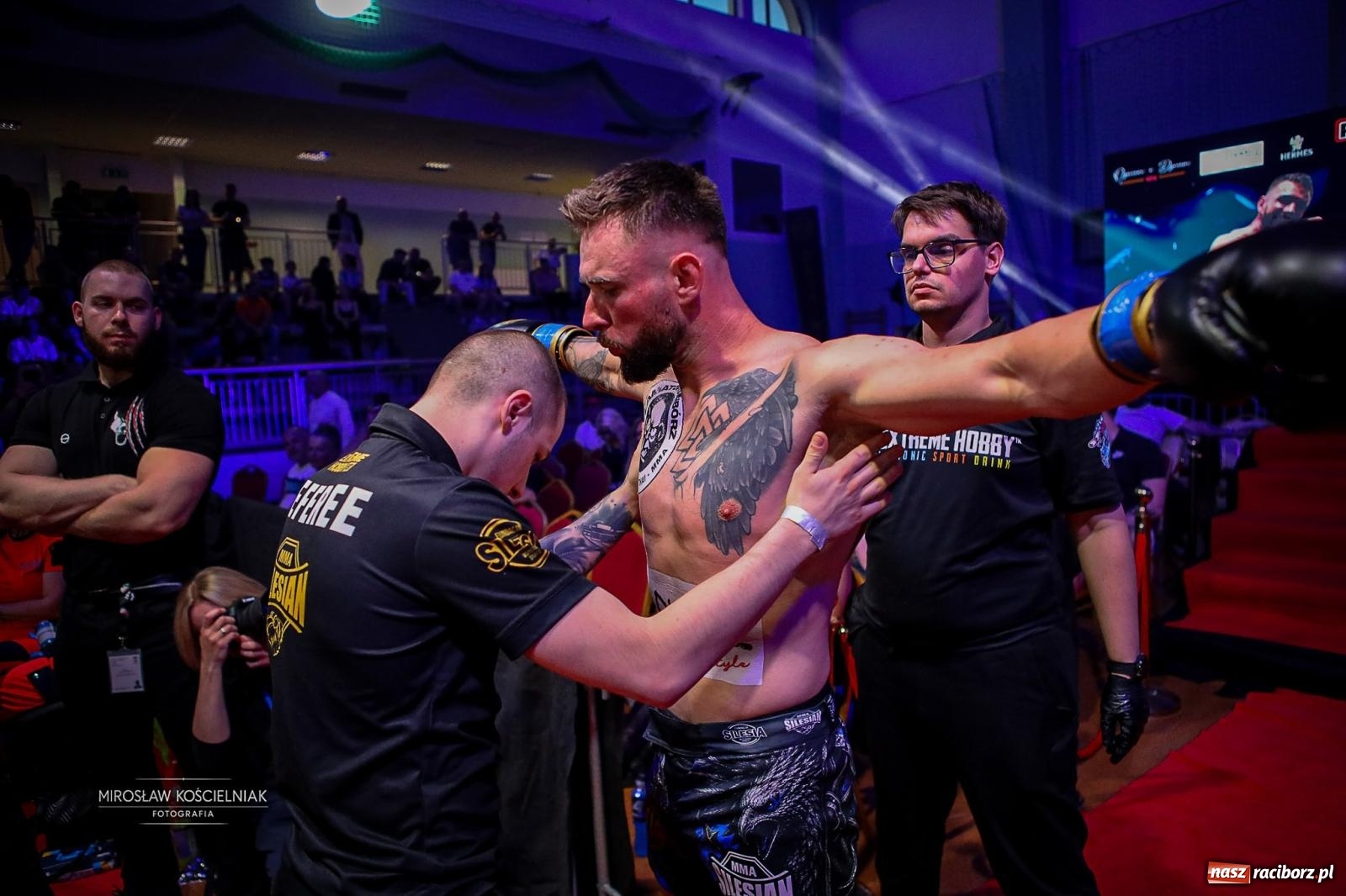 Zdjęcie w galerii na portalu naszraciborz.pl: Silesian MMA 26 i Walcz i Pomagaj 16 przyciągnęły tłumy. Rafako Arena wypełniła się do ostatniego miejsca wiadomości z regionu