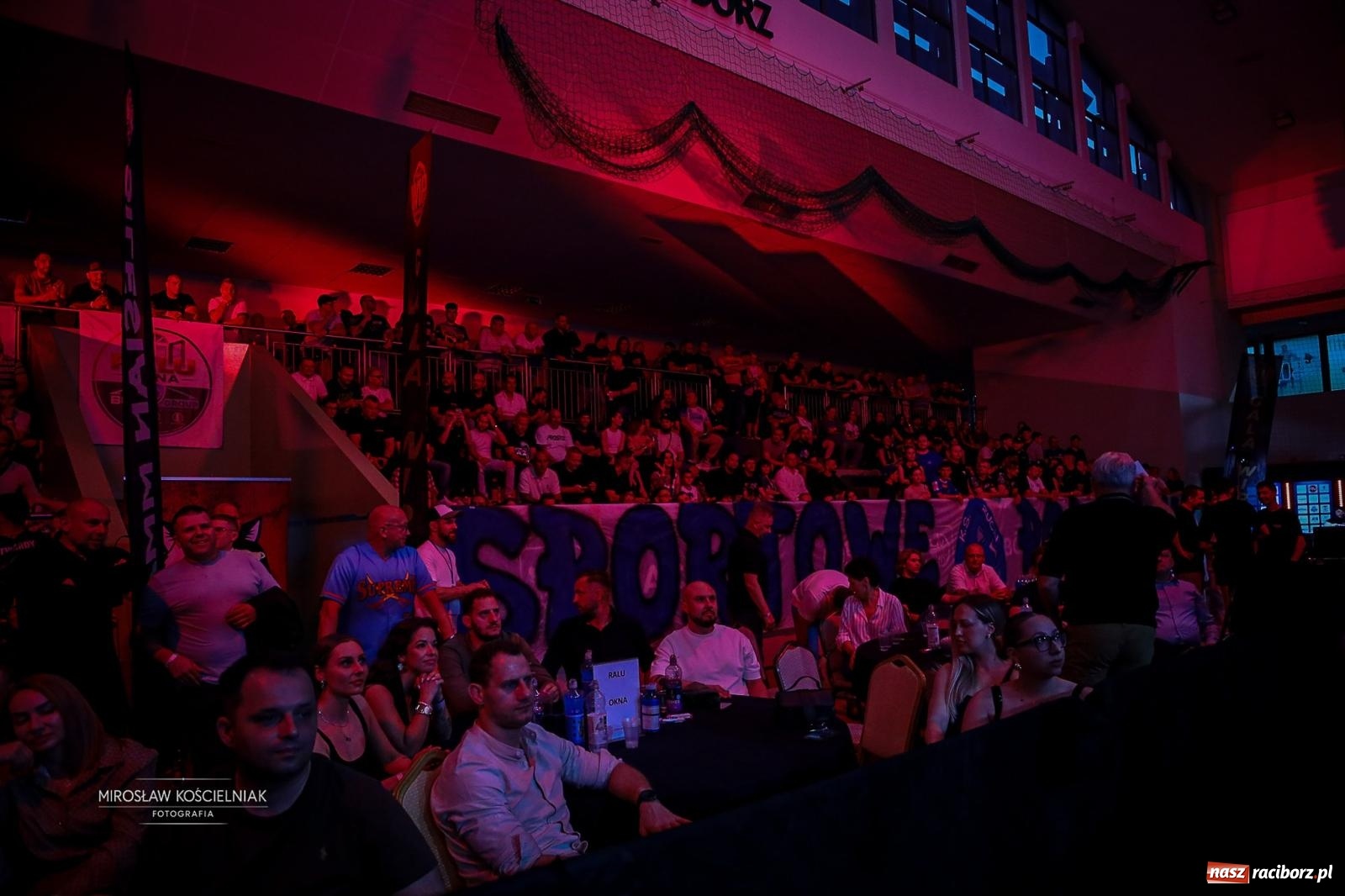 Zdjęcie w galerii na portalu naszraciborz.pl: Silesian MMA 26 i Walcz i Pomagaj 16 przyciągnęły tłumy. Rafako Arena wypełniła się do ostatniego miejsca wiadomości z regionu