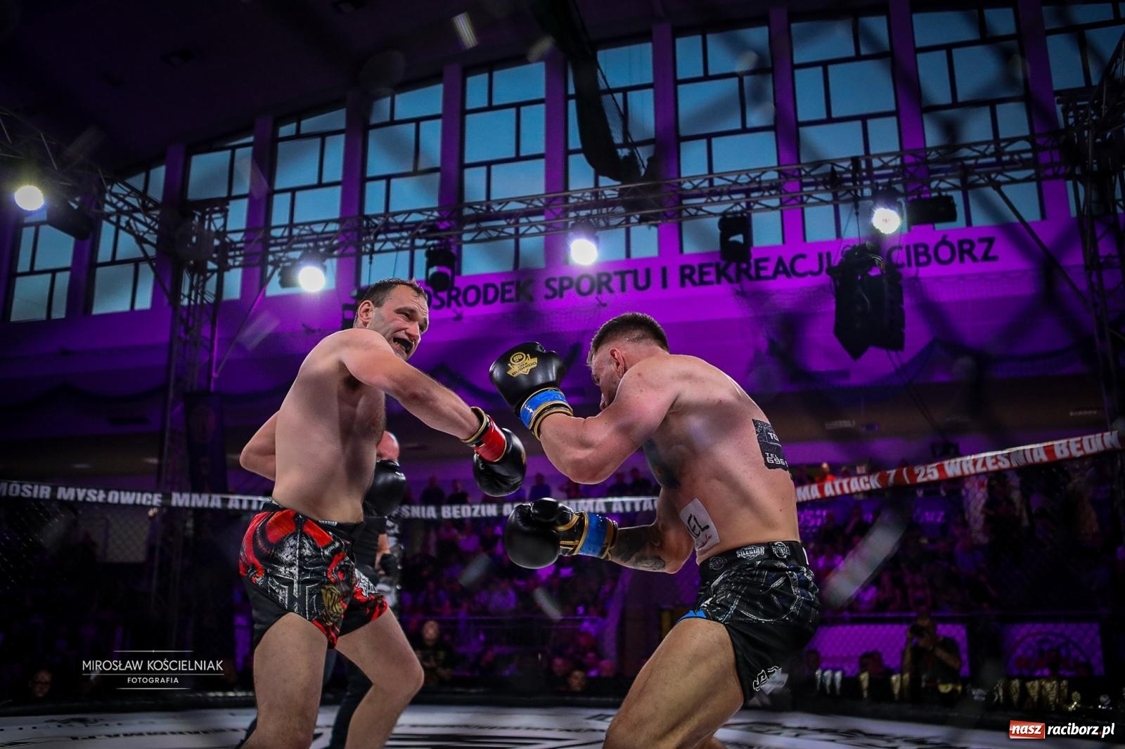 Zdjęcie w galerii na portalu naszraciborz.pl: Silesian MMA 26 i Walcz i Pomagaj 16 przyciągnęły tłumy. Rafako Arena wypełniła się do ostatniego miejsca wiadomości z regionu