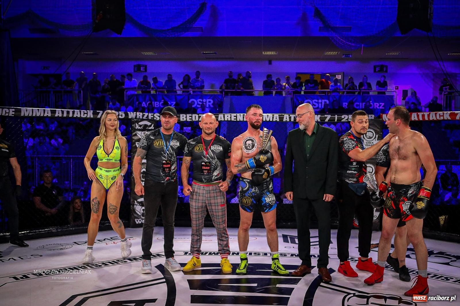 Zdjęcie w galerii na portalu naszraciborz.pl: Silesian MMA 26 i Walcz i Pomagaj 16 przyciągnęły tłumy. Rafako Arena wypełniła się do ostatniego miejsca wiadomości z regionu
