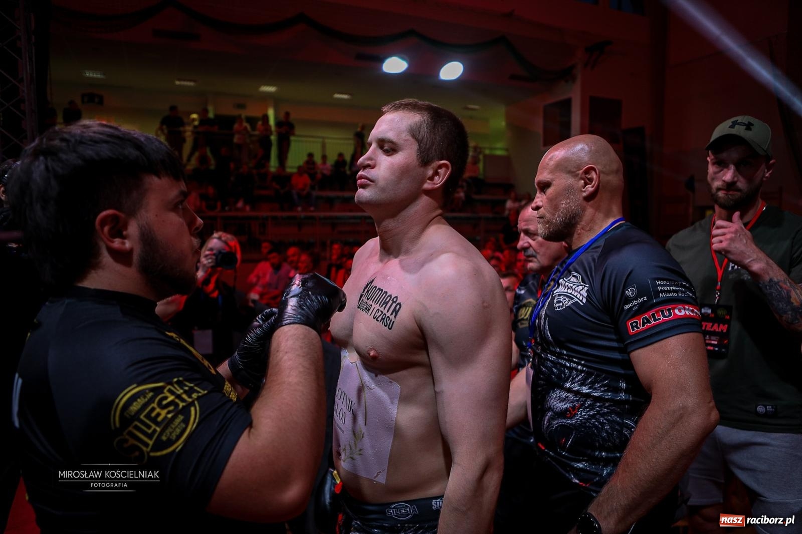 Zdjęcie w galerii na portalu naszraciborz.pl: Silesian MMA 26 i Walcz i Pomagaj 16 przyciągnęły tłumy. Rafako Arena wypełniła się do ostatniego miejsca wiadomości z regionu