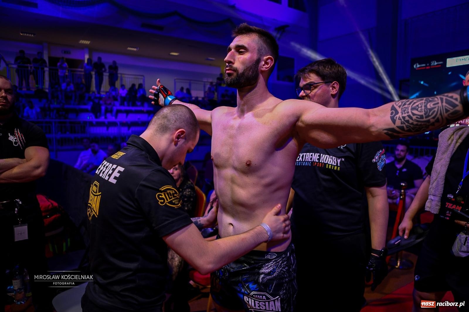 Zdjęcie w galerii na portalu naszraciborz.pl: Silesian MMA 26 i Walcz i Pomagaj 16 przyciągnęły tłumy. Rafako Arena wypełniła się do ostatniego miejsca wiadomości z regionu