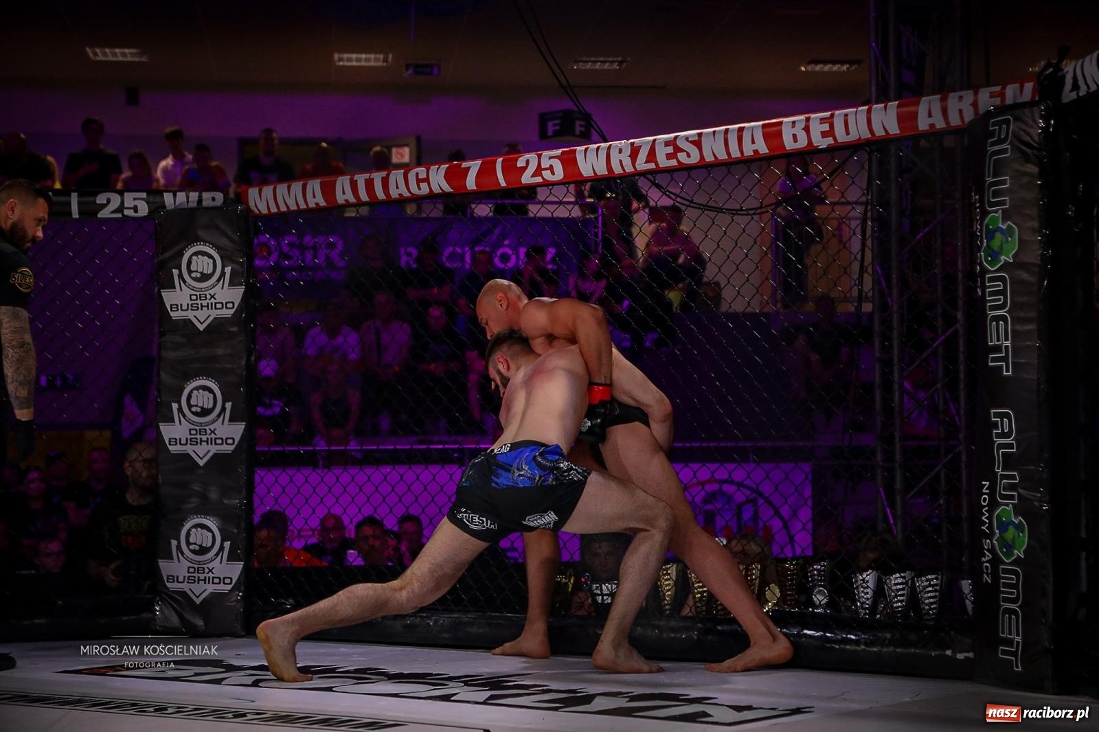 Zdjęcie w galerii na portalu naszraciborz.pl: Silesian MMA 26 i Walcz i Pomagaj 16 przyciągnęły tłumy. Rafako Arena wypełniła się do ostatniego miejsca wiadomości z regionu