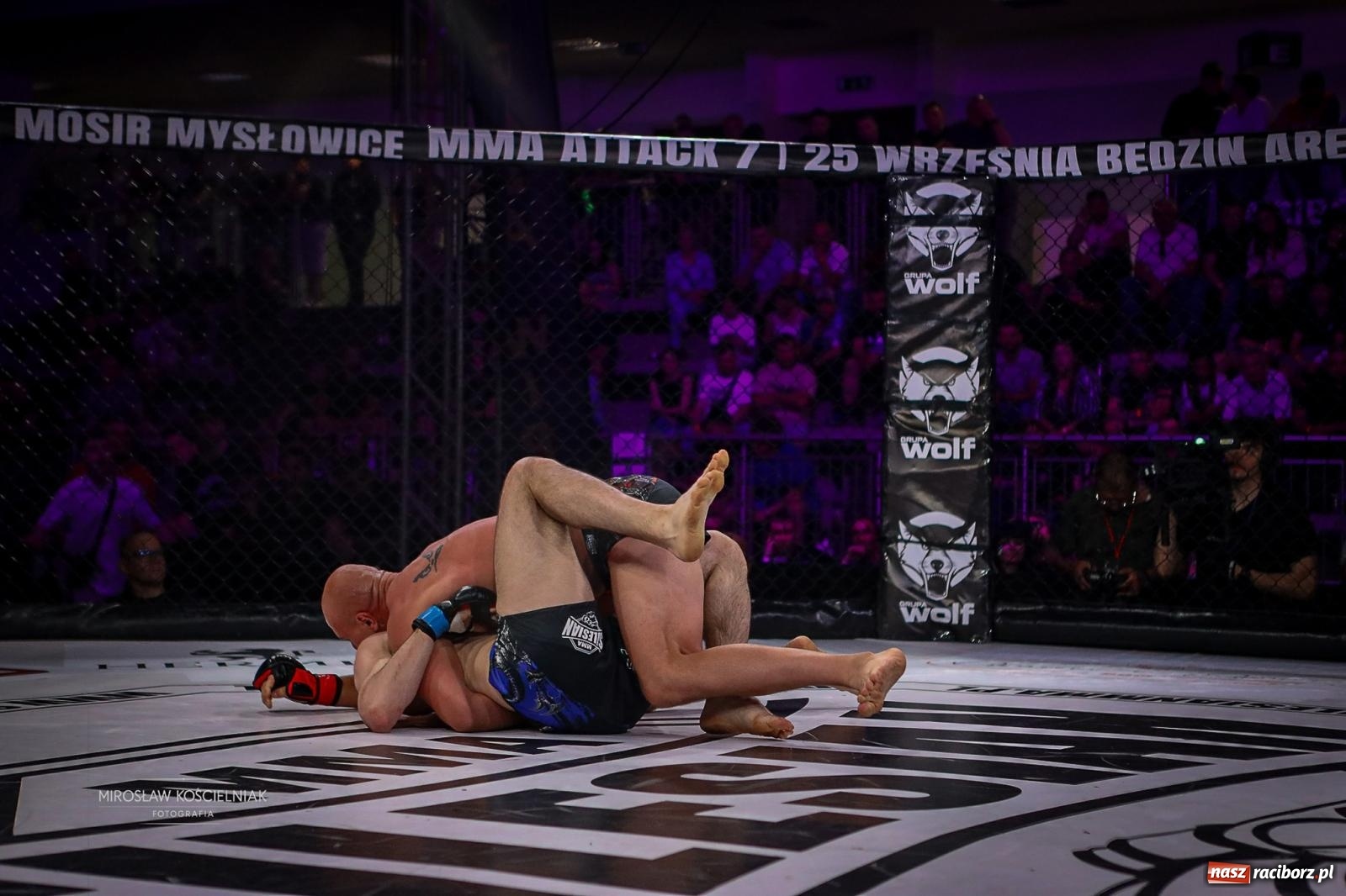 Zdjęcie w galerii na portalu naszraciborz.pl: Silesian MMA 26 i Walcz i Pomagaj 16 przyciągnęły tłumy. Rafako Arena wypełniła się do ostatniego miejsca wiadomości z regionu