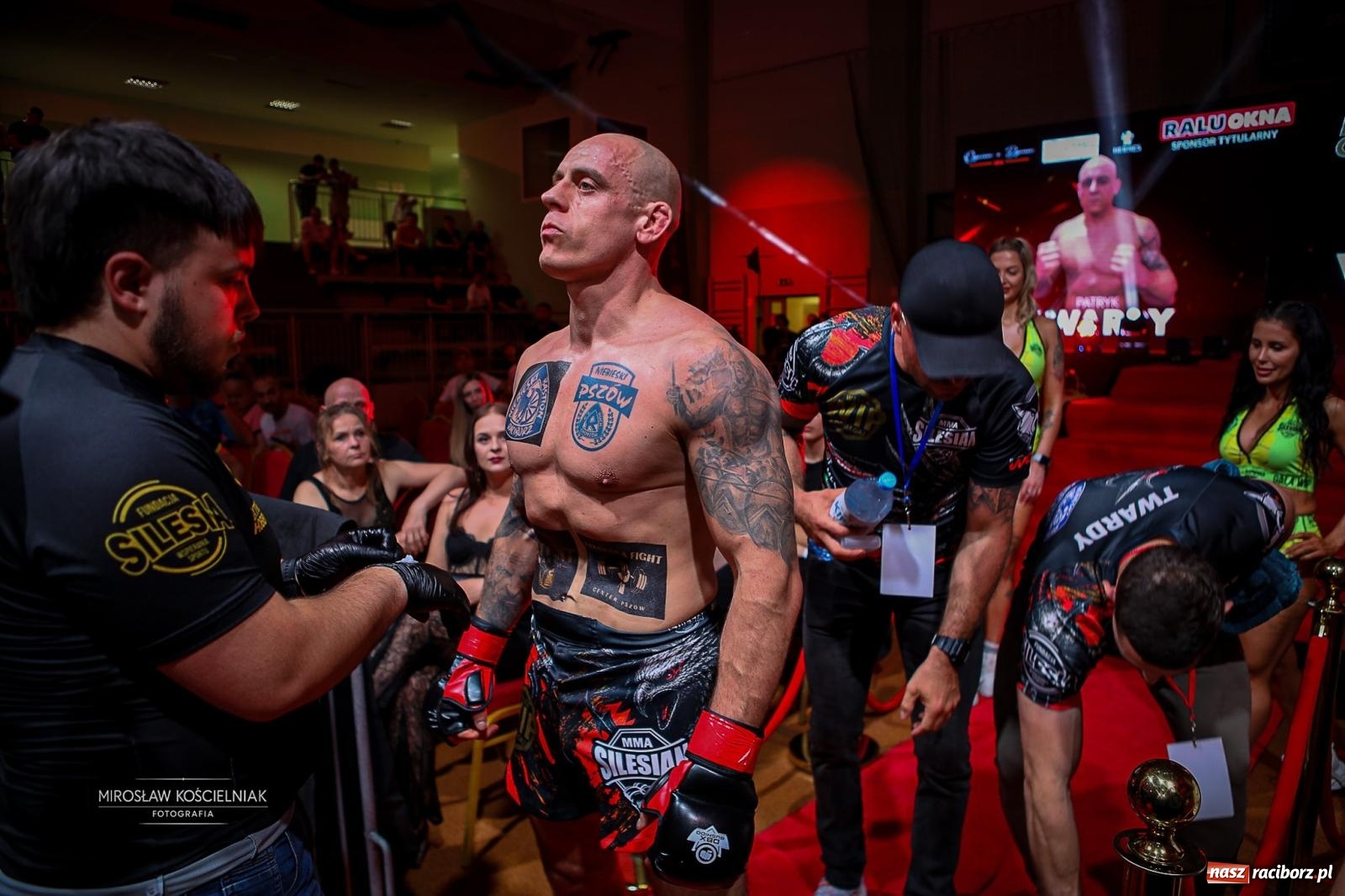 Zdjęcie w galerii na portalu naszraciborz.pl: Silesian MMA 26 i Walcz i Pomagaj 16 przyciągnęły tłumy. Rafako Arena wypełniła się do ostatniego miejsca wiadomości z regionu
