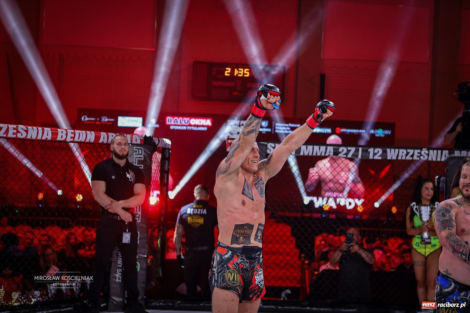 Zdjęcie w galerii na portalu naszraciborz.pl: Silesian MMA 26 i Walcz i Pomagaj 16 przyciągnęły tłumy. Rafako Arena wypełniła się do ostatniego miejsca wiadomości z regionu