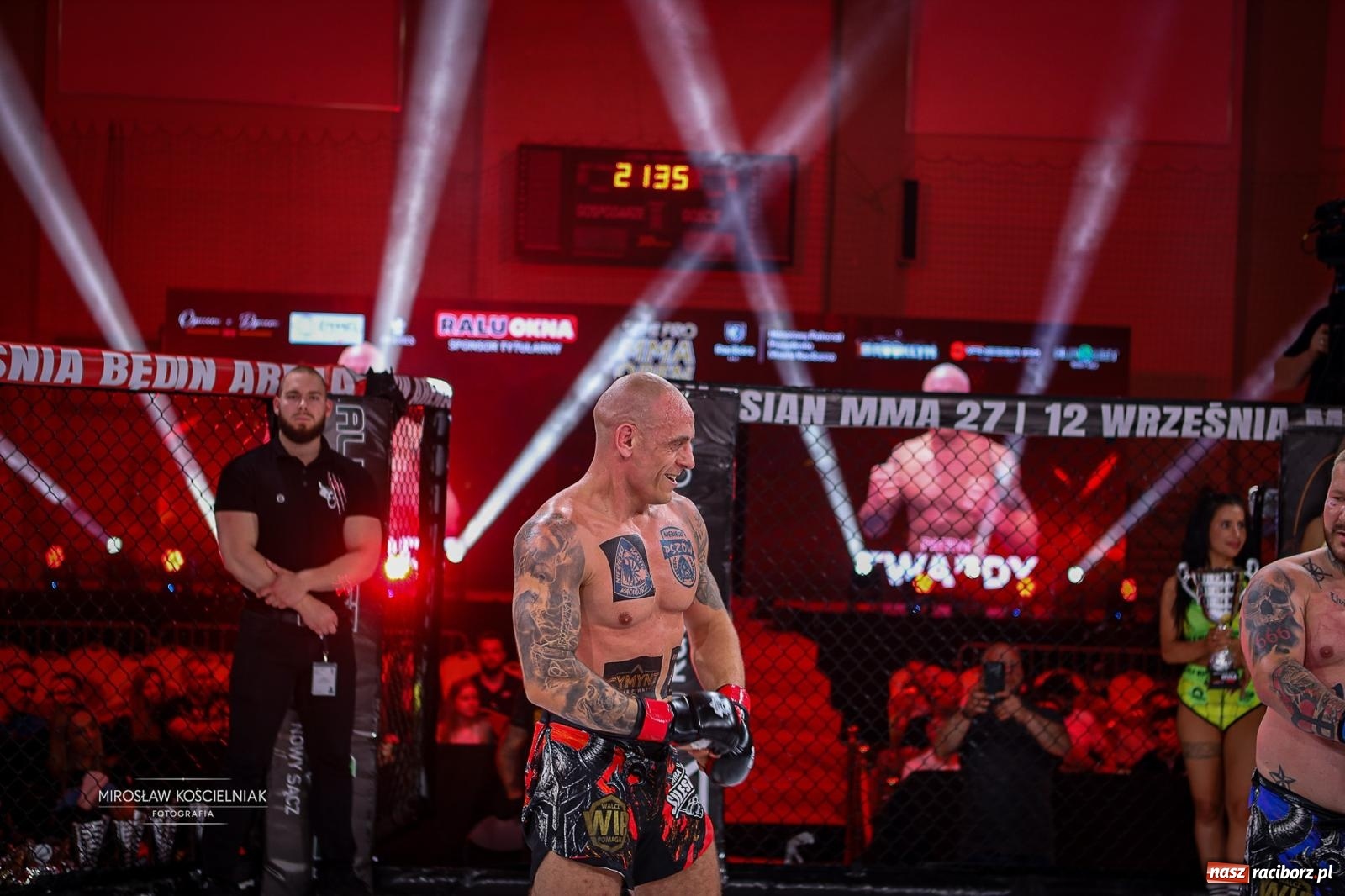 Zdjęcie w galerii na portalu naszraciborz.pl: Silesian MMA 26 i Walcz i Pomagaj 16 przyciągnęły tłumy. Rafako Arena wypełniła się do ostatniego miejsca wiadomości z regionu