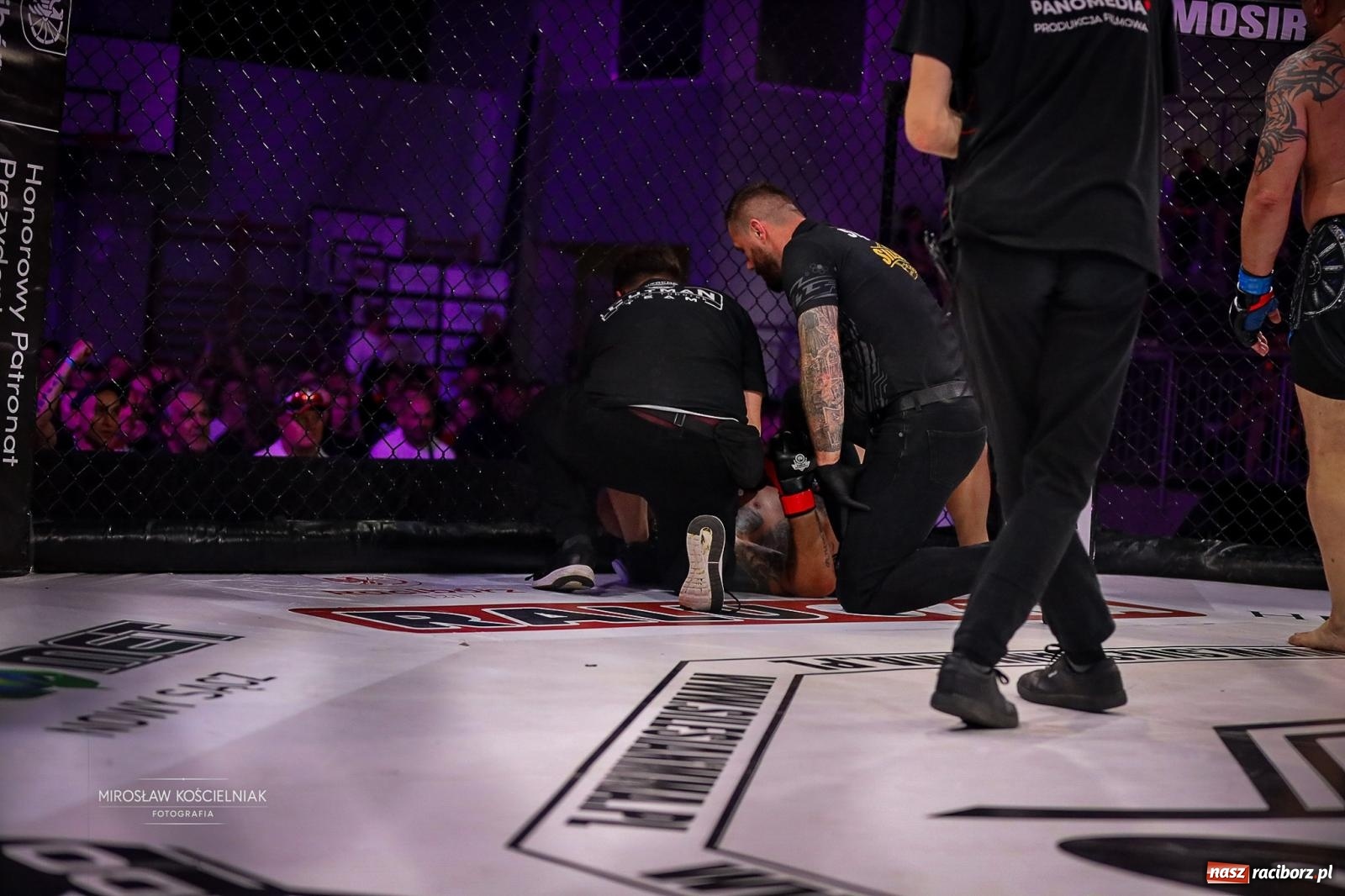 Zdjęcie w galerii na portalu naszraciborz.pl: Silesian MMA 26 i Walcz i Pomagaj 16 przyciągnęły tłumy. Rafako Arena wypełniła się do ostatniego miejsca wiadomości z regionu