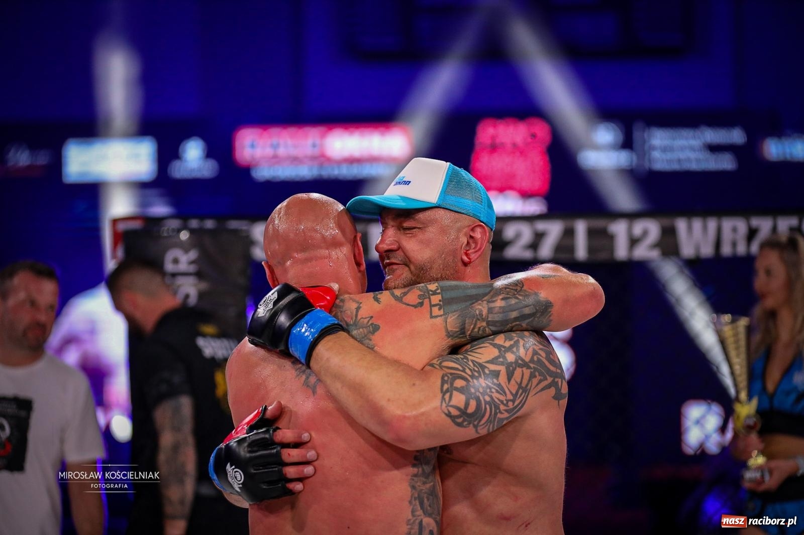 Zdjęcie w galerii na portalu naszraciborz.pl: Silesian MMA 26 i Walcz i Pomagaj 16 przyciągnęły tłumy. Rafako Arena wypełniła się do ostatniego miejsca wiadomości z regionu