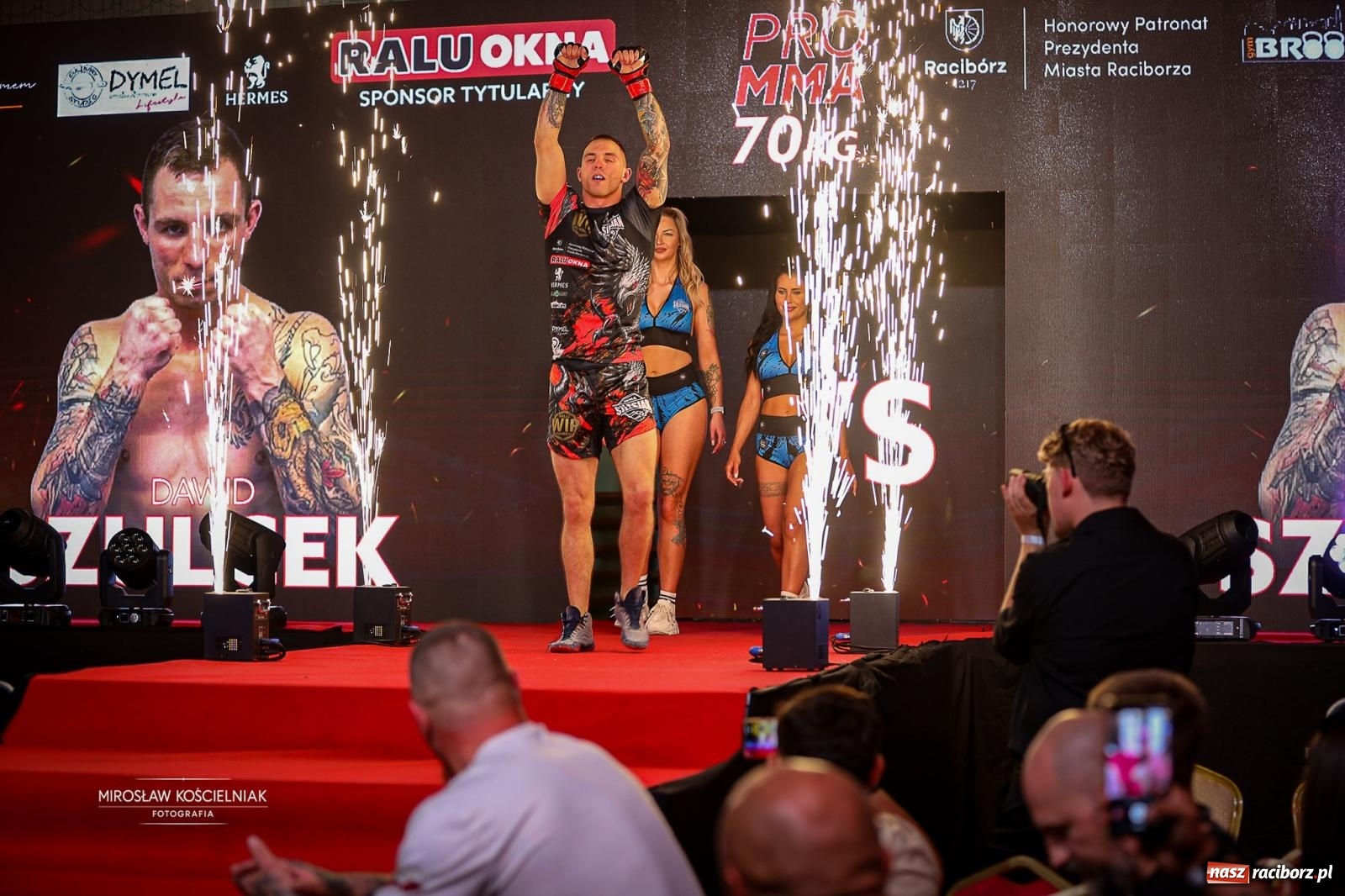 Zdjęcie w galerii na portalu naszraciborz.pl: Silesian MMA 26 i Walcz i Pomagaj 16 przyciągnęły tłumy. Rafako Arena wypełniła się do ostatniego miejsca wiadomości z regionu