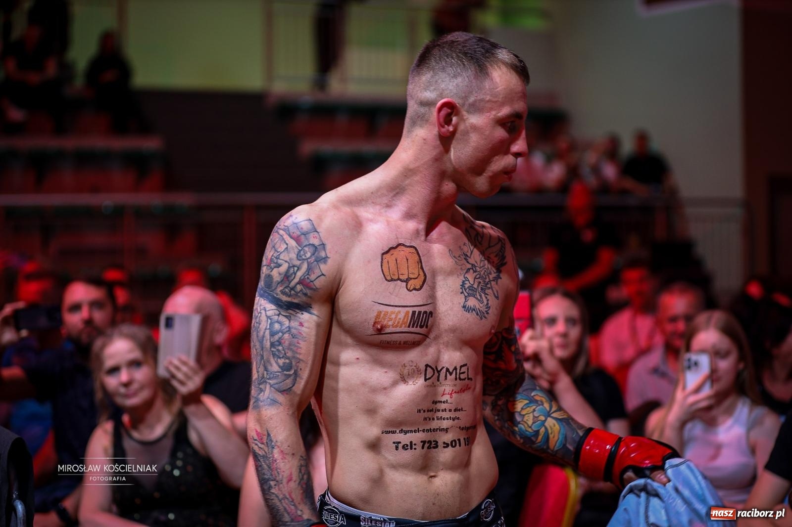 Zdjęcie w galerii na portalu naszraciborz.pl: Silesian MMA 26 i Walcz i Pomagaj 16 przyciągnęły tłumy. Rafako Arena wypełniła się do ostatniego miejsca wiadomości z regionu