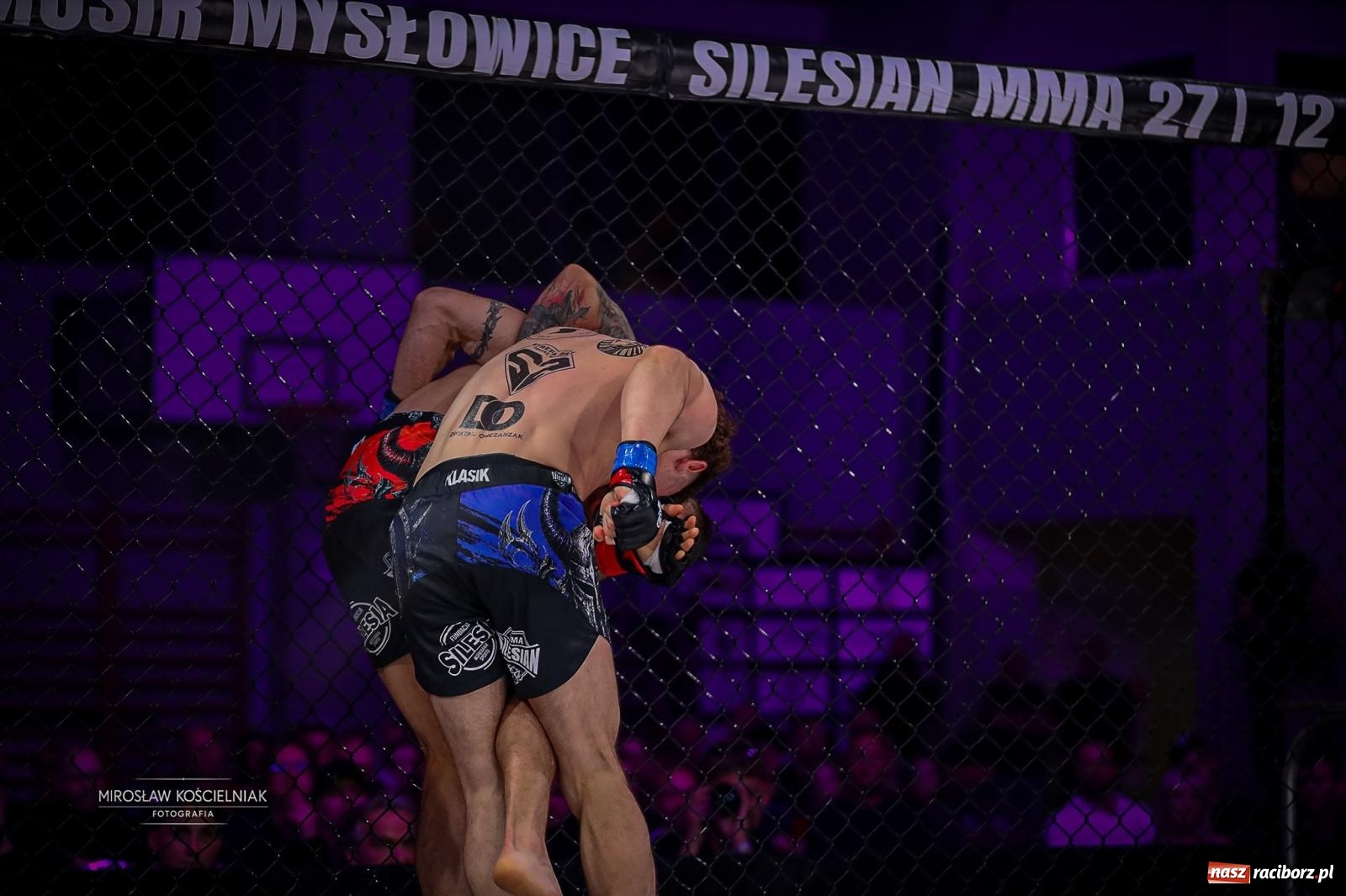 Zdjęcie w galerii na portalu naszraciborz.pl: Silesian MMA 26 i Walcz i Pomagaj 16 przyciągnęły tłumy. Rafako Arena wypełniła się do ostatniego miejsca wiadomości z regionu