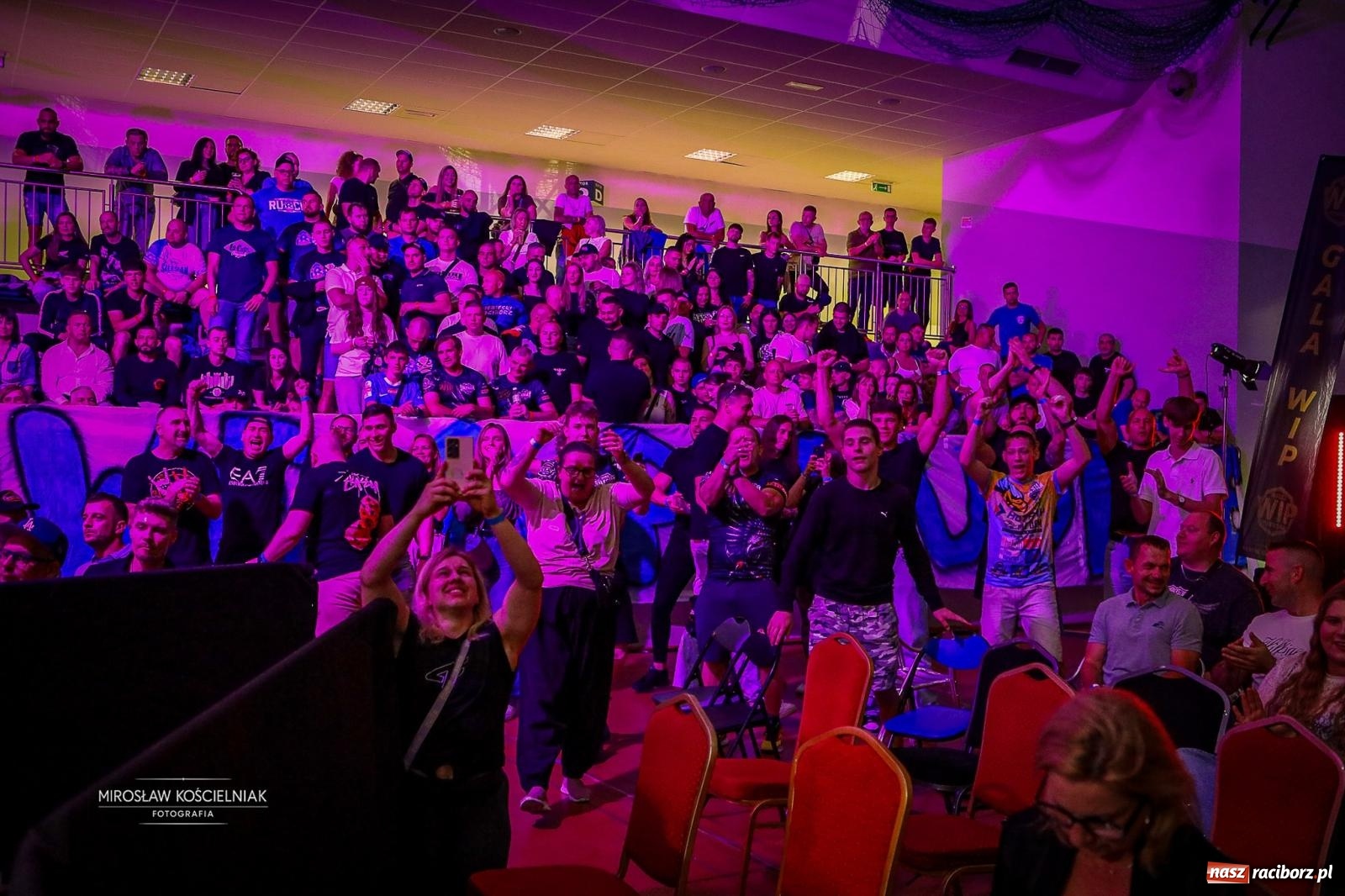 Zdjęcie w galerii na portalu naszraciborz.pl: Silesian MMA 26 i Walcz i Pomagaj 16 przyciągnęły tłumy. Rafako Arena wypełniła się do ostatniego miejsca wiadomości z regionu