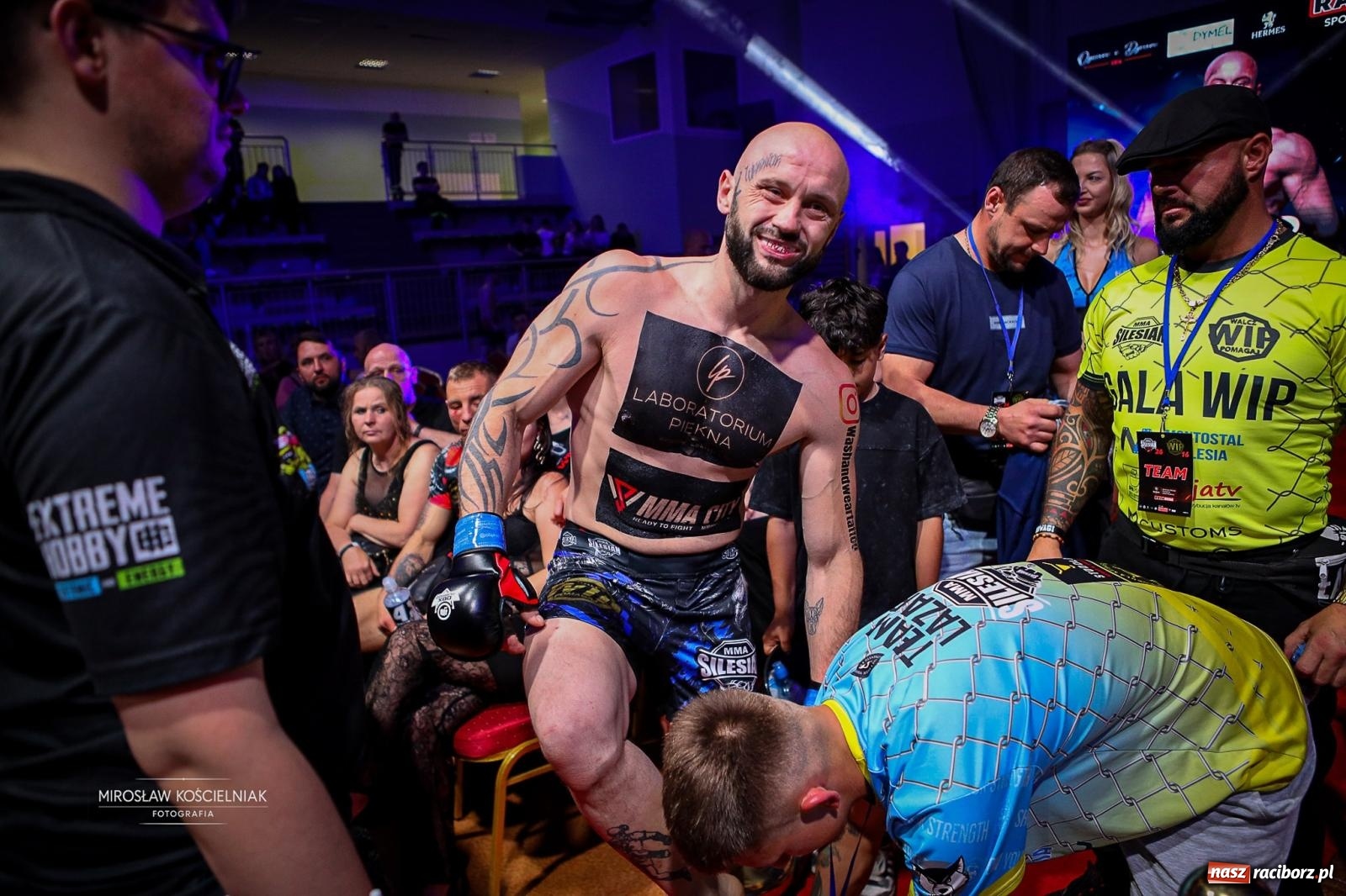 Zdjęcie w galerii na portalu naszraciborz.pl: Silesian MMA 26 i Walcz i Pomagaj 16 przyciągnęły tłumy. Rafako Arena wypełniła się do ostatniego miejsca wiadomości z regionu