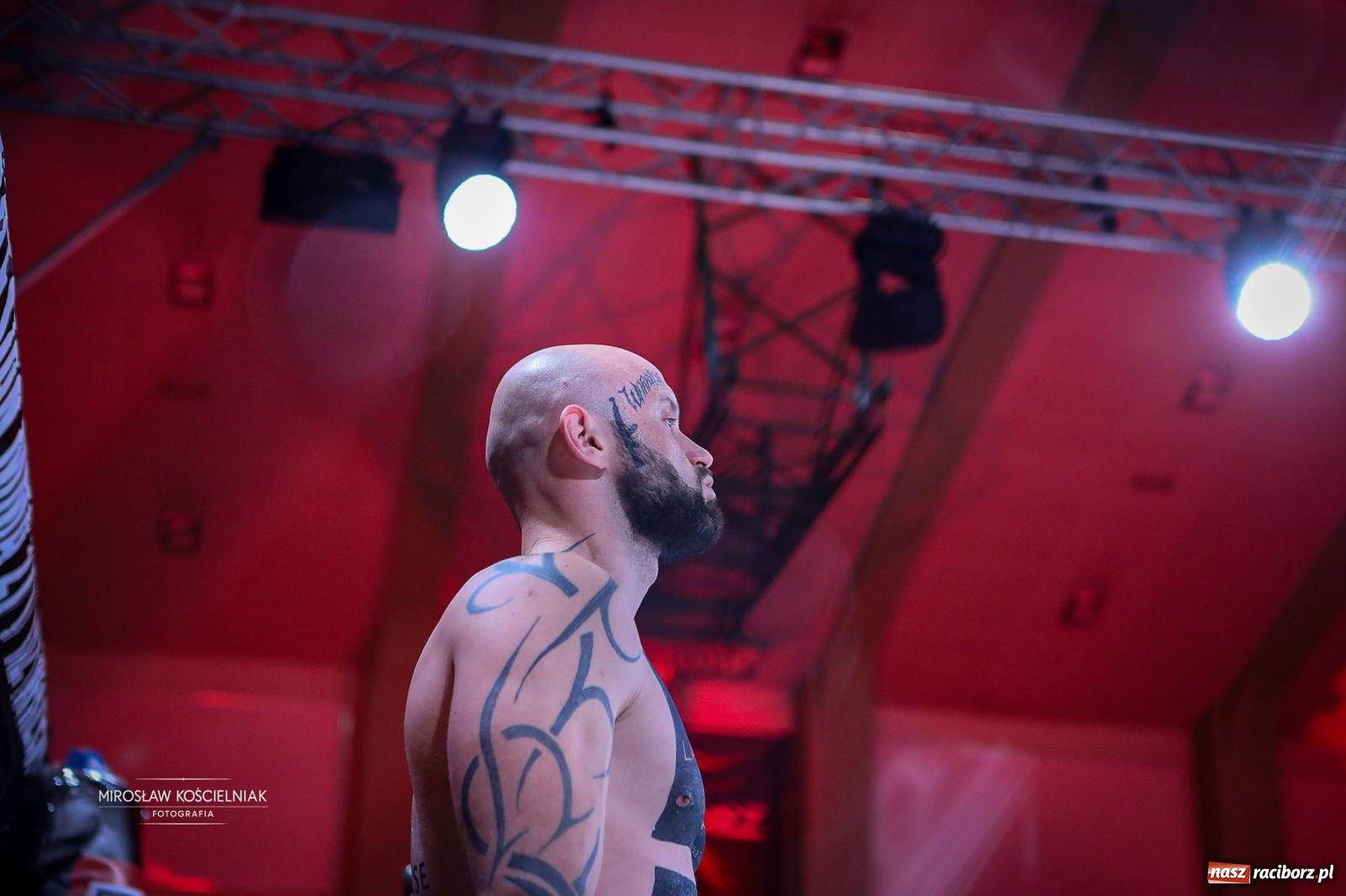 Zdjęcie w galerii na portalu naszraciborz.pl: Silesian MMA 26 i Walcz i Pomagaj 16 przyciągnęły tłumy. Rafako Arena wypełniła się do ostatniego miejsca wiadomości z regionu