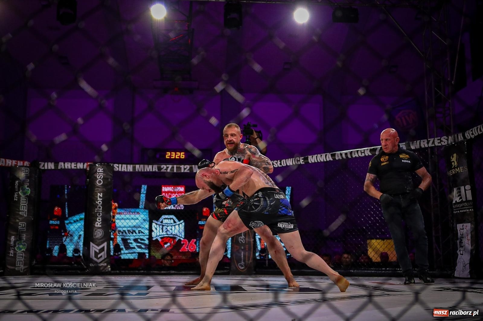 Zdjęcie w galerii na portalu naszraciborz.pl: Silesian MMA 26 i Walcz i Pomagaj 16 przyciągnęły tłumy. Rafako Arena wypełniła się do ostatniego miejsca wiadomości z regionu