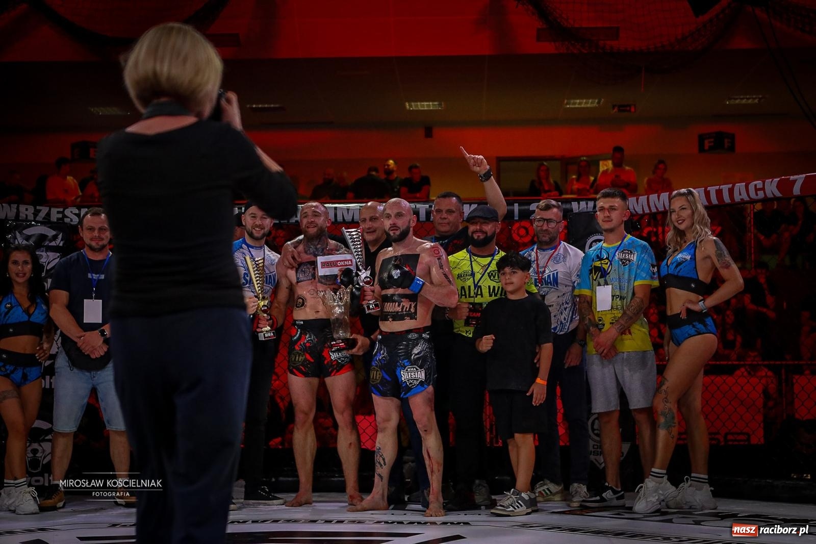 Zdjęcie w galerii na portalu naszraciborz.pl: Silesian MMA 26 i Walcz i Pomagaj 16 przyciągnęły tłumy. Rafako Arena wypełniła się do ostatniego miejsca wiadomości z regionu